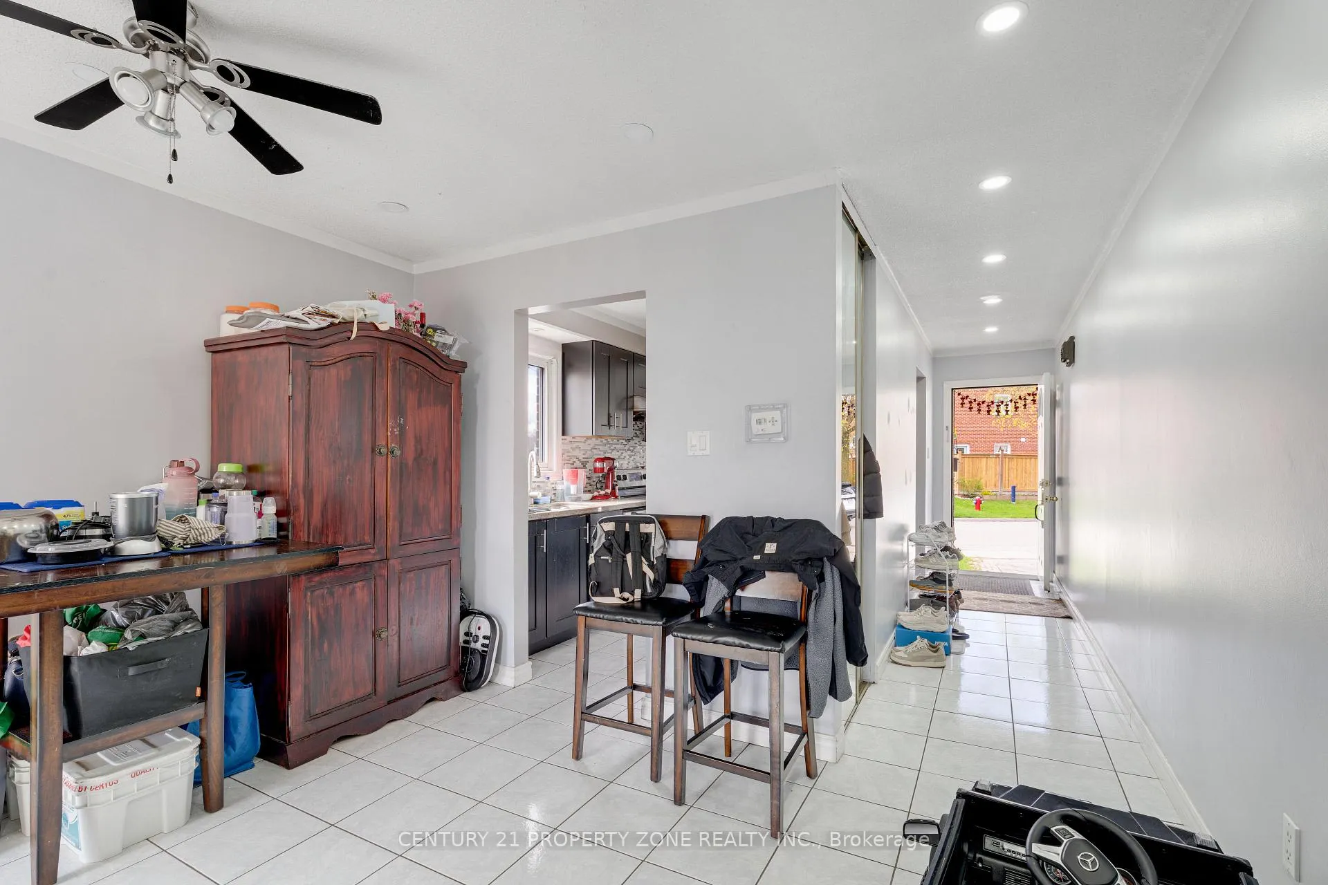 Photo 20 of 32 Lady Stewart Boulevard, Brampton, Westgate — HOMEH