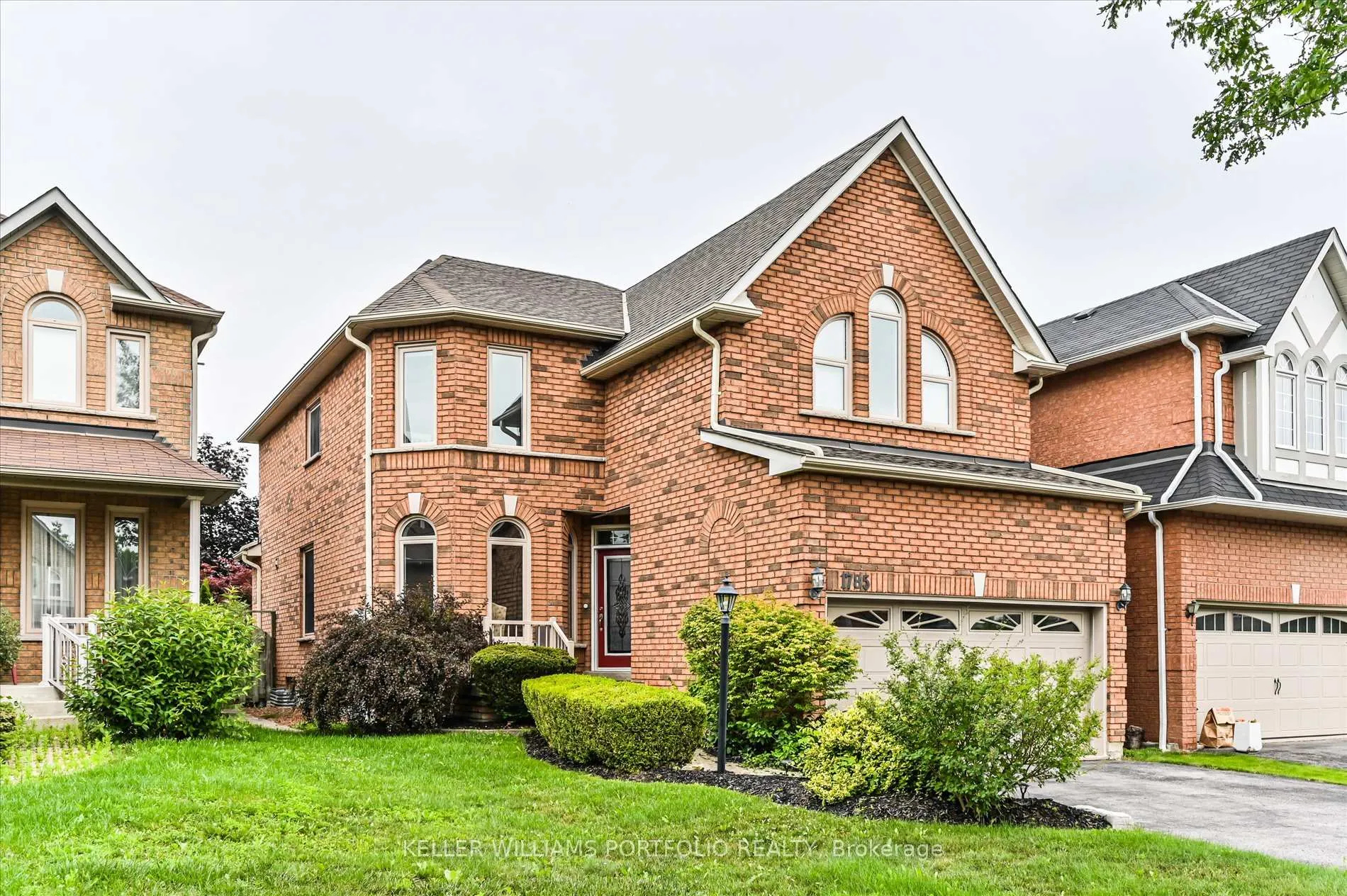 Photo 2 of 1785 Autumn Crescent, Pickering, Amberlea — HOMEH