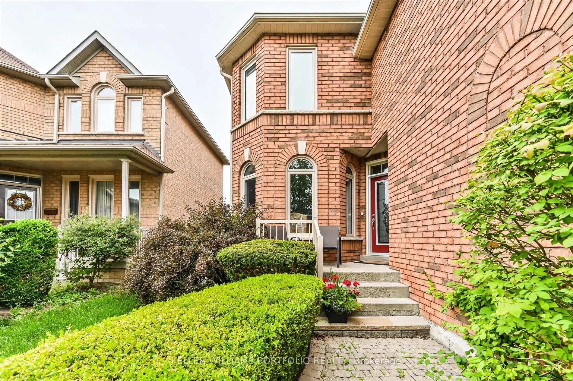 Photo 3 of 1785 Autumn Crescent, Pickering, Amberlea — HOMEH