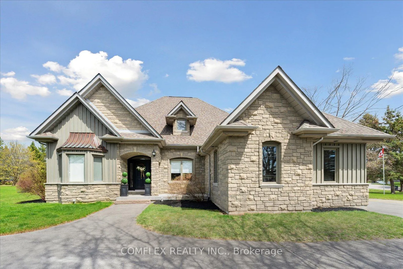 Photo 2 of 2 Taunus Court, Clarington, Rural Clarington — HOMEH