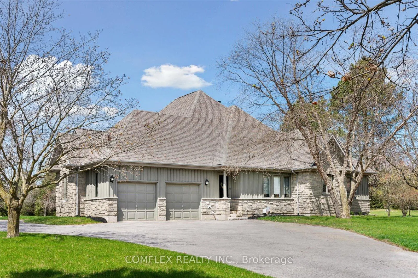Photo 3 of 2 Taunus Court, Clarington, Rural Clarington — HOMEH