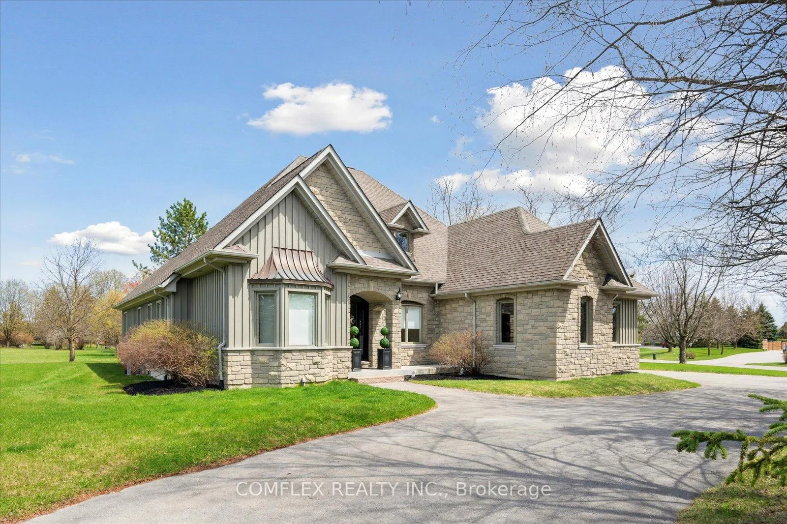 Photo 7 of 2 Taunus Court, Clarington, Rural Clarington — HOMEH