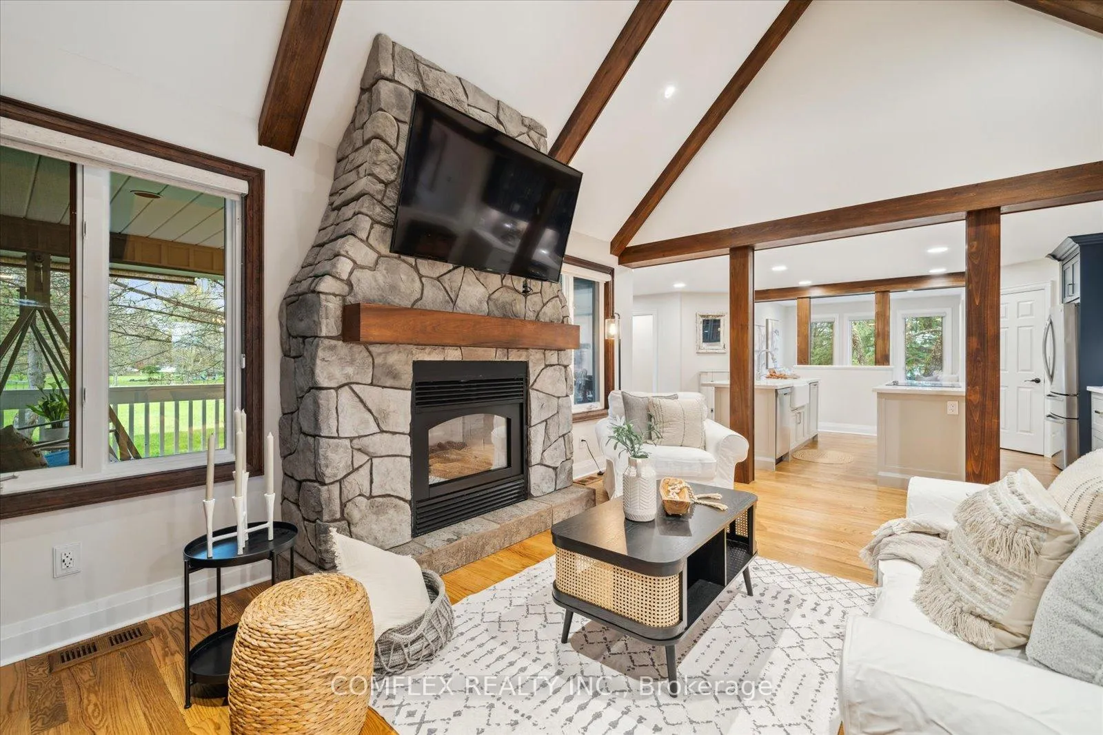 Photo 9 of 2 Taunus Court, Clarington, Rural Clarington — HOMEH