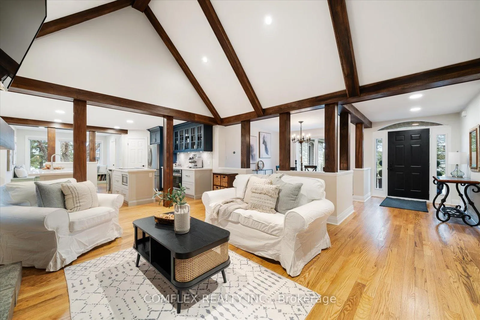 Photo 11 of 2 Taunus Court, Clarington, Rural Clarington — HOMEH