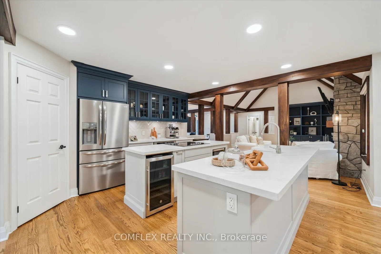 Photo 12 of 2 Taunus Court, Clarington, Rural Clarington — HOMEH