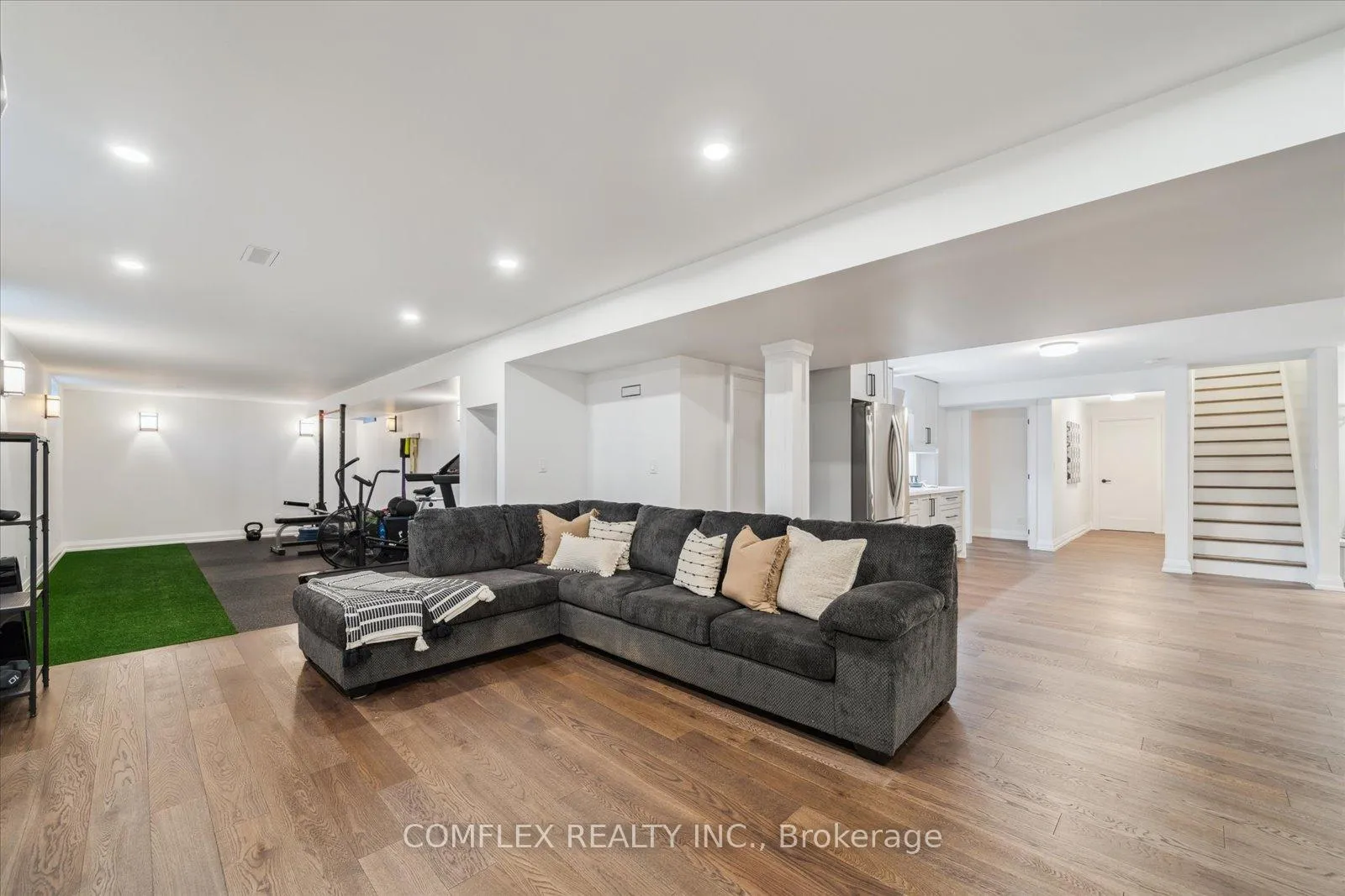 Photo 33 of 2 Taunus Court, Clarington, Rural Clarington — HOMEH