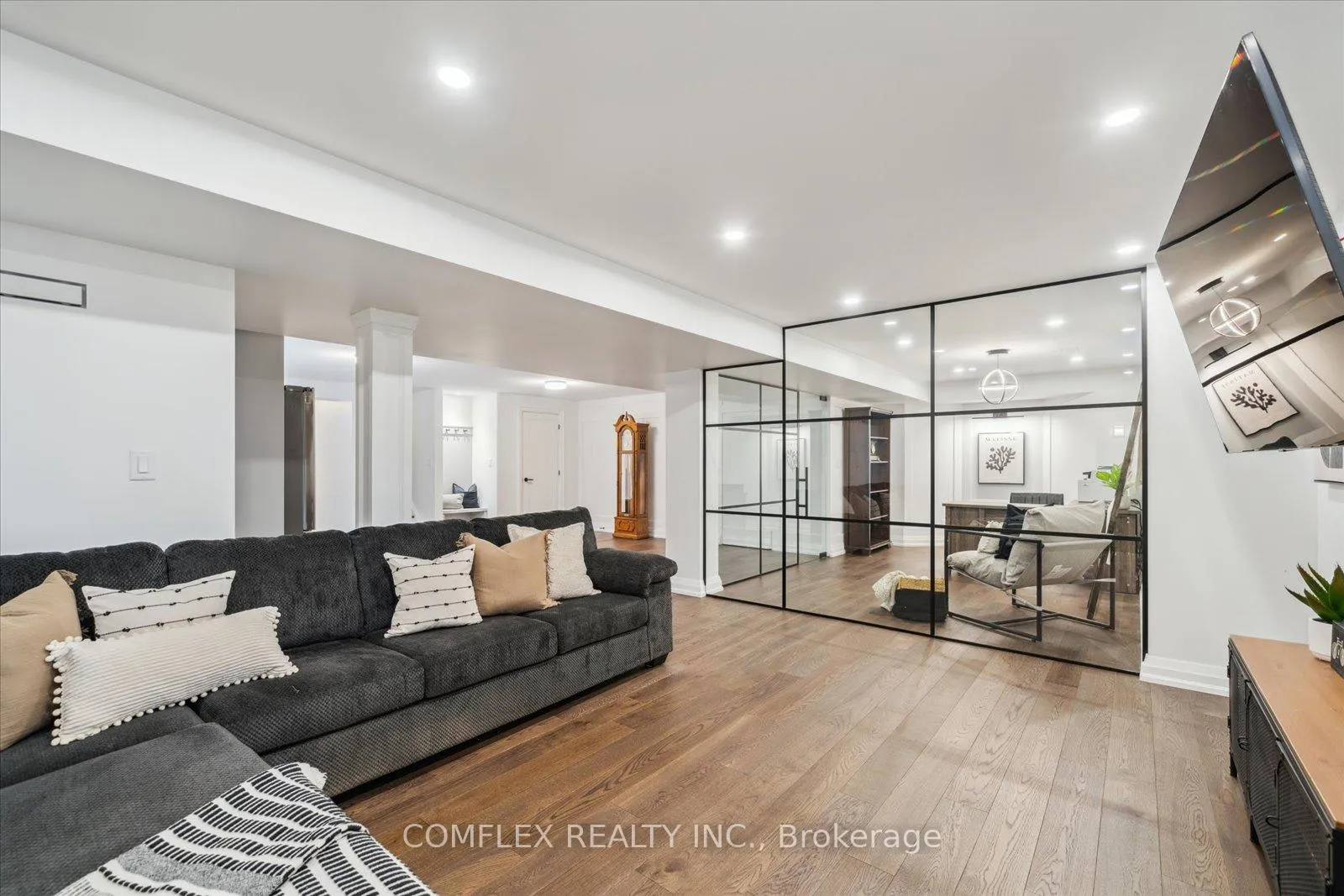 Photo 34 of 2 Taunus Court, Clarington, Rural Clarington — HOMEH