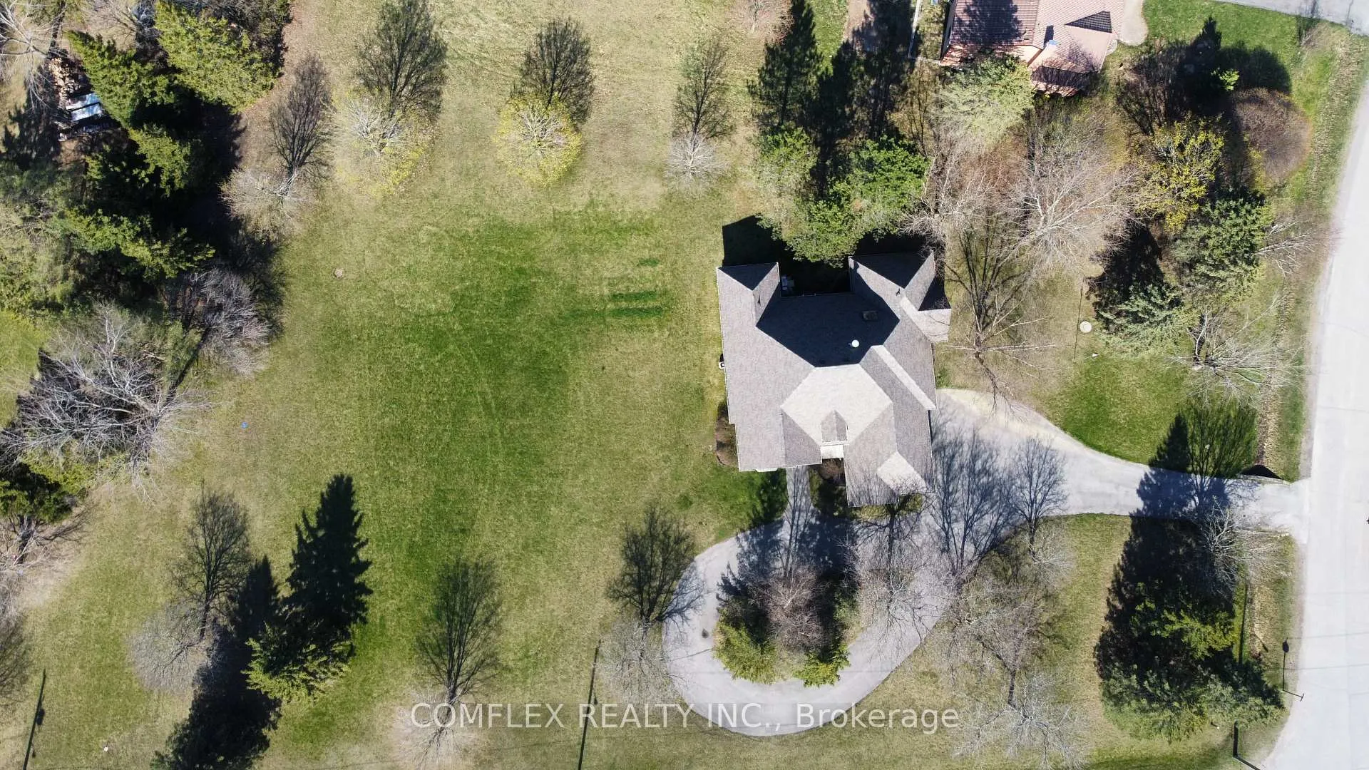 Photo 38 of 2 Taunus Court, Clarington, Rural Clarington — HOMEH