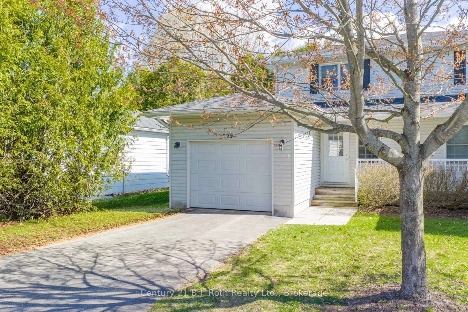 Photo 2 of 275 Hiram Street, Bracebridge, Macaulay — HOMEH
