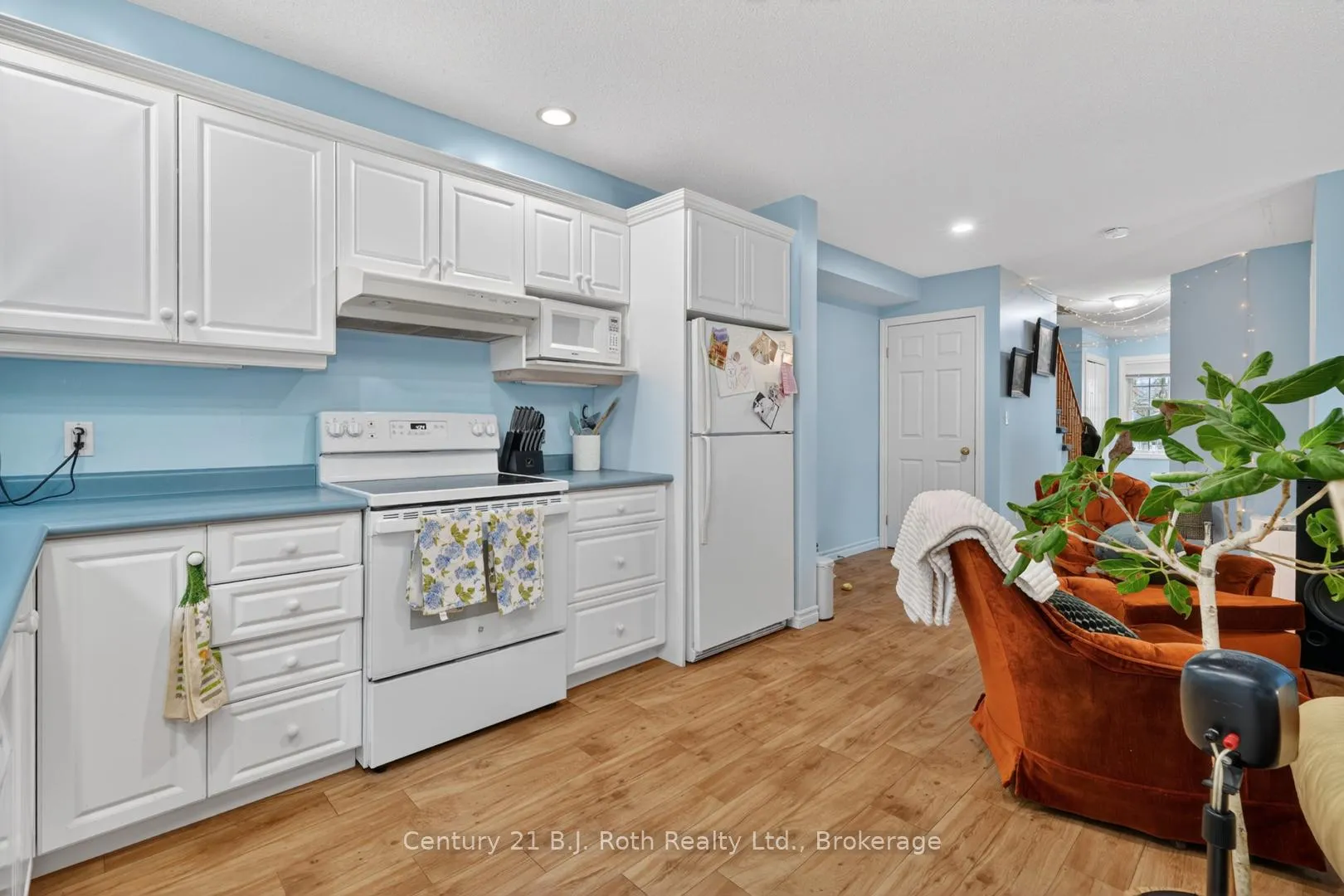 Photo 9 of 275 Hiram Street, Bracebridge, Macaulay — HOMEH