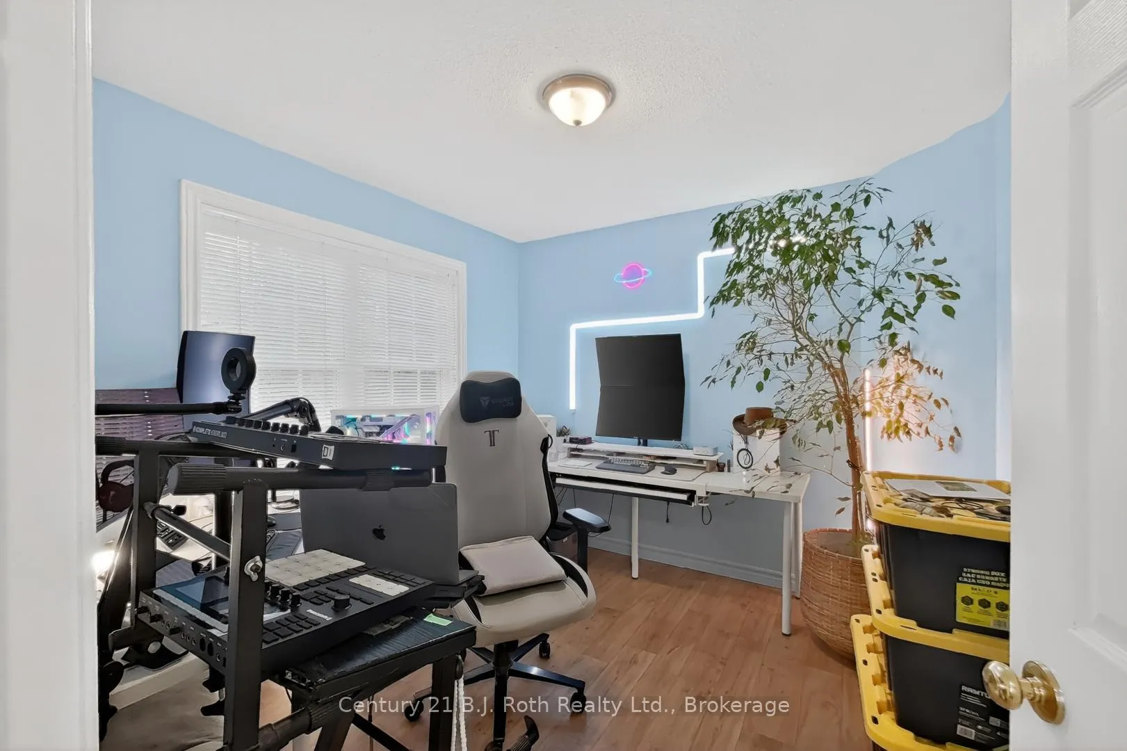 Photo 12 of 275 Hiram Street, Bracebridge, Macaulay — HOMEH