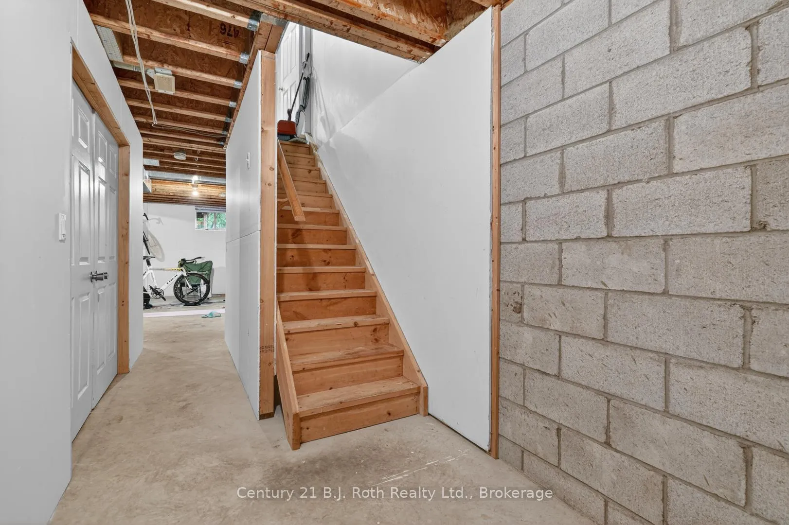 Photo 22 of 275 Hiram Street, Bracebridge, Macaulay — HOMEH
