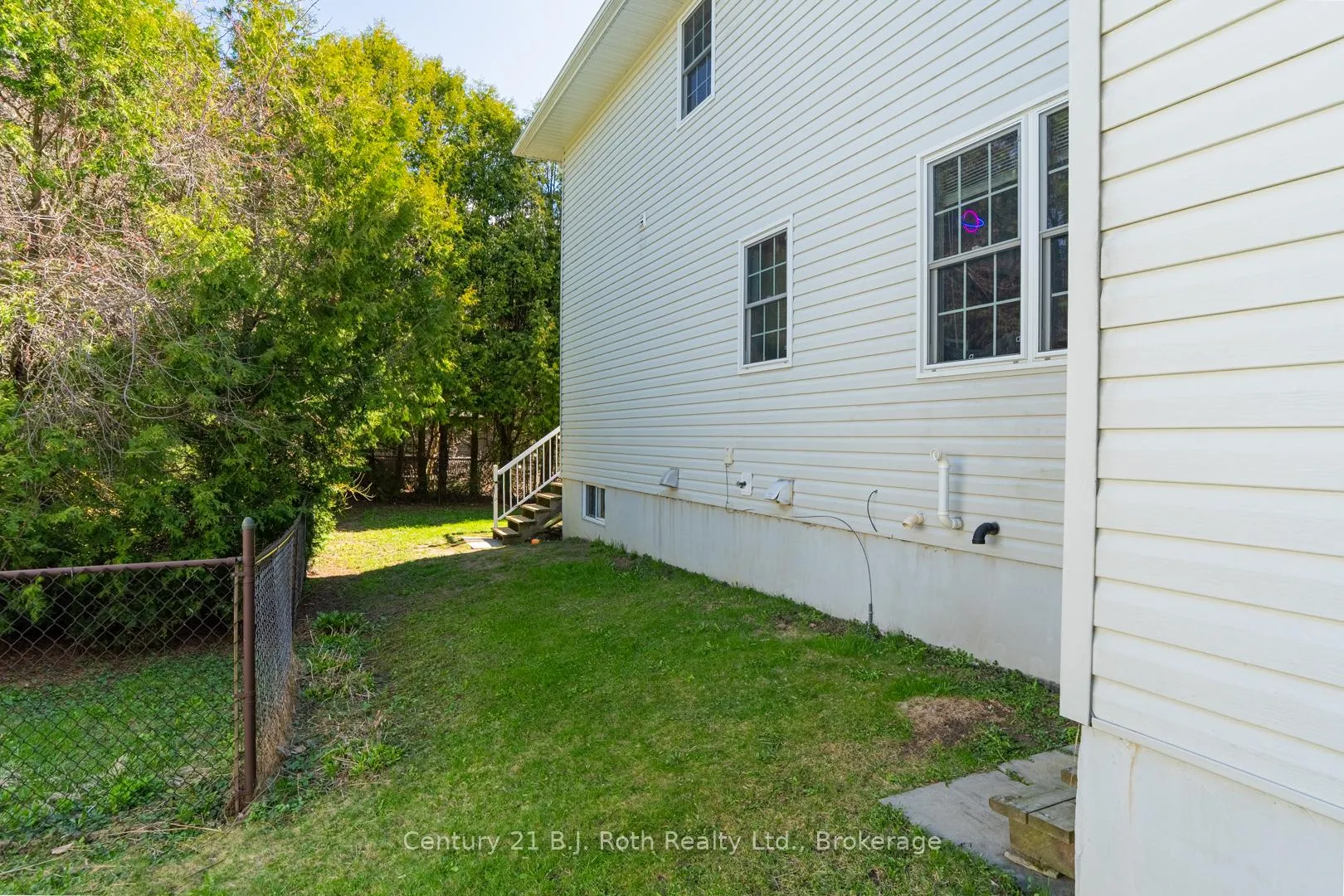 Photo 26 of 275 Hiram Street, Bracebridge, Macaulay — HOMEH
