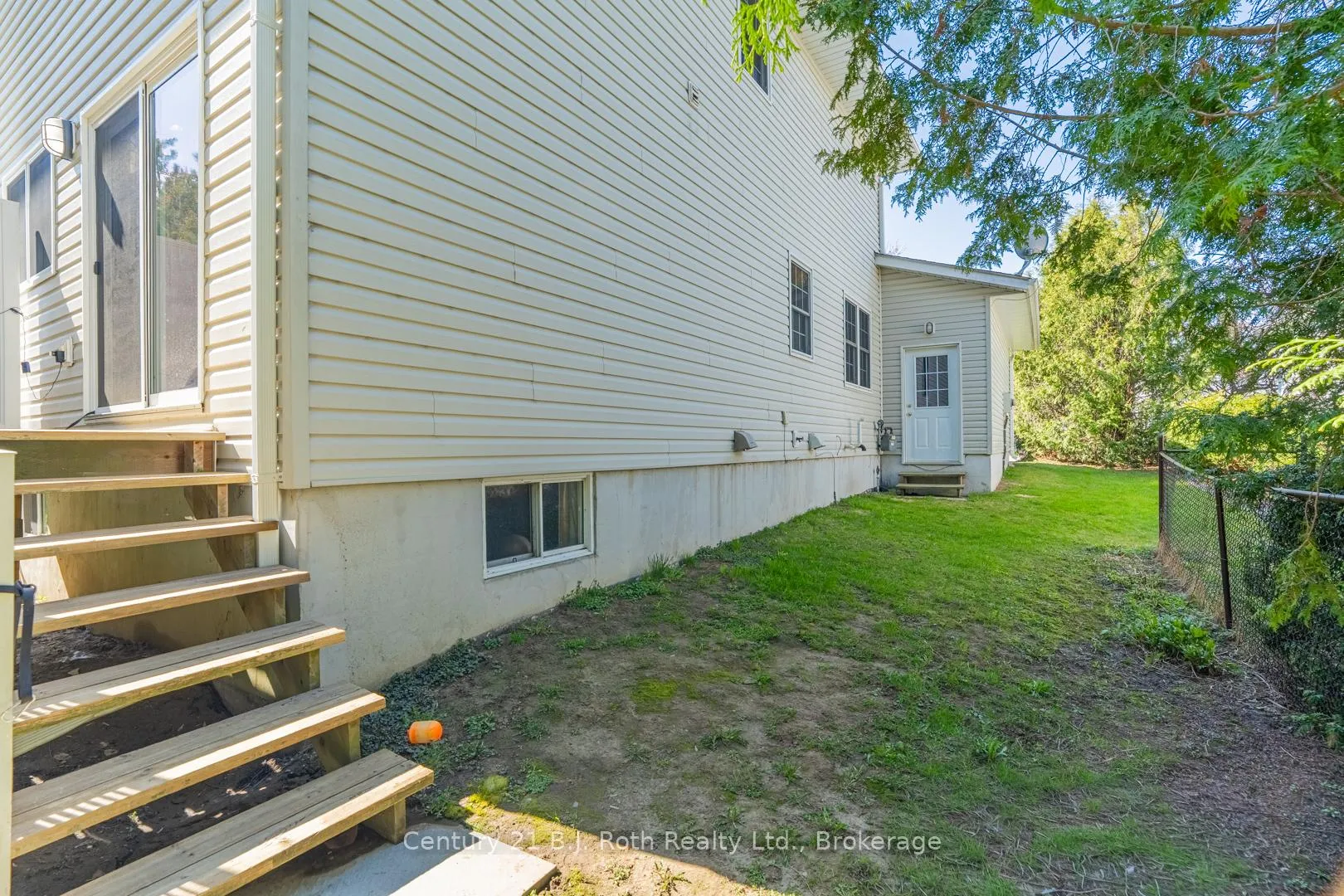 Photo 33 of 275 Hiram Street, Bracebridge, Macaulay — HOMEH