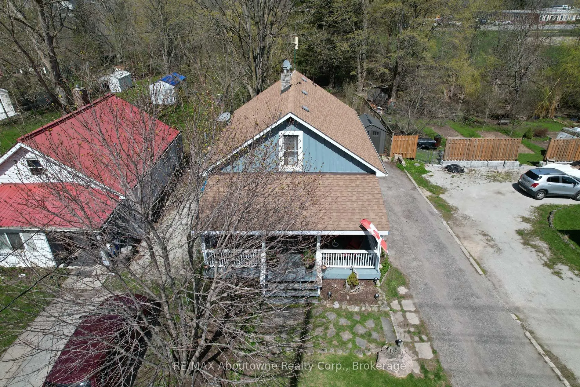 Photo 4 of 125 Main Street N, Halton Hills, Acton — HOMEH
