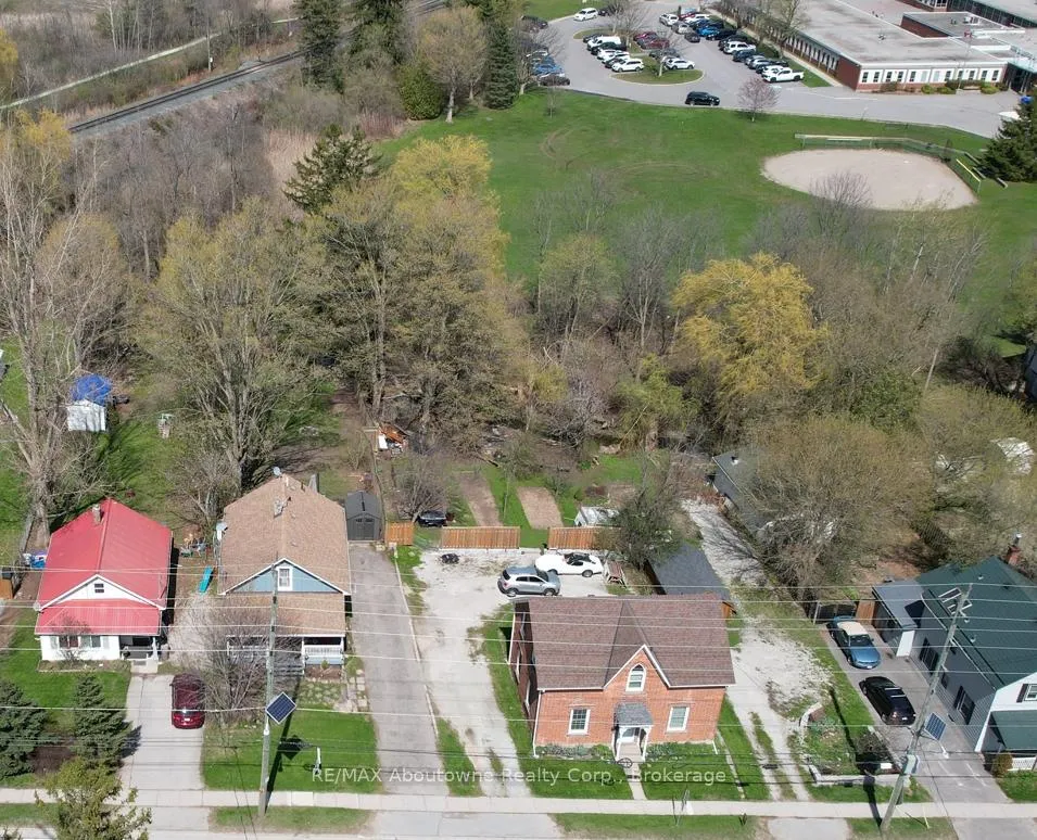 Photo 40 of 125 Main Street N, Halton Hills, Acton — HOMEH