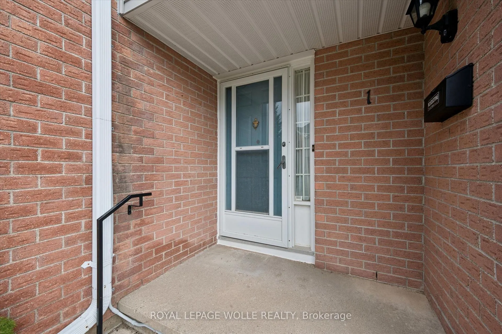 Photo 4 of Unit 1, 496 Beechwood Drive, Waterloo — HOMEH