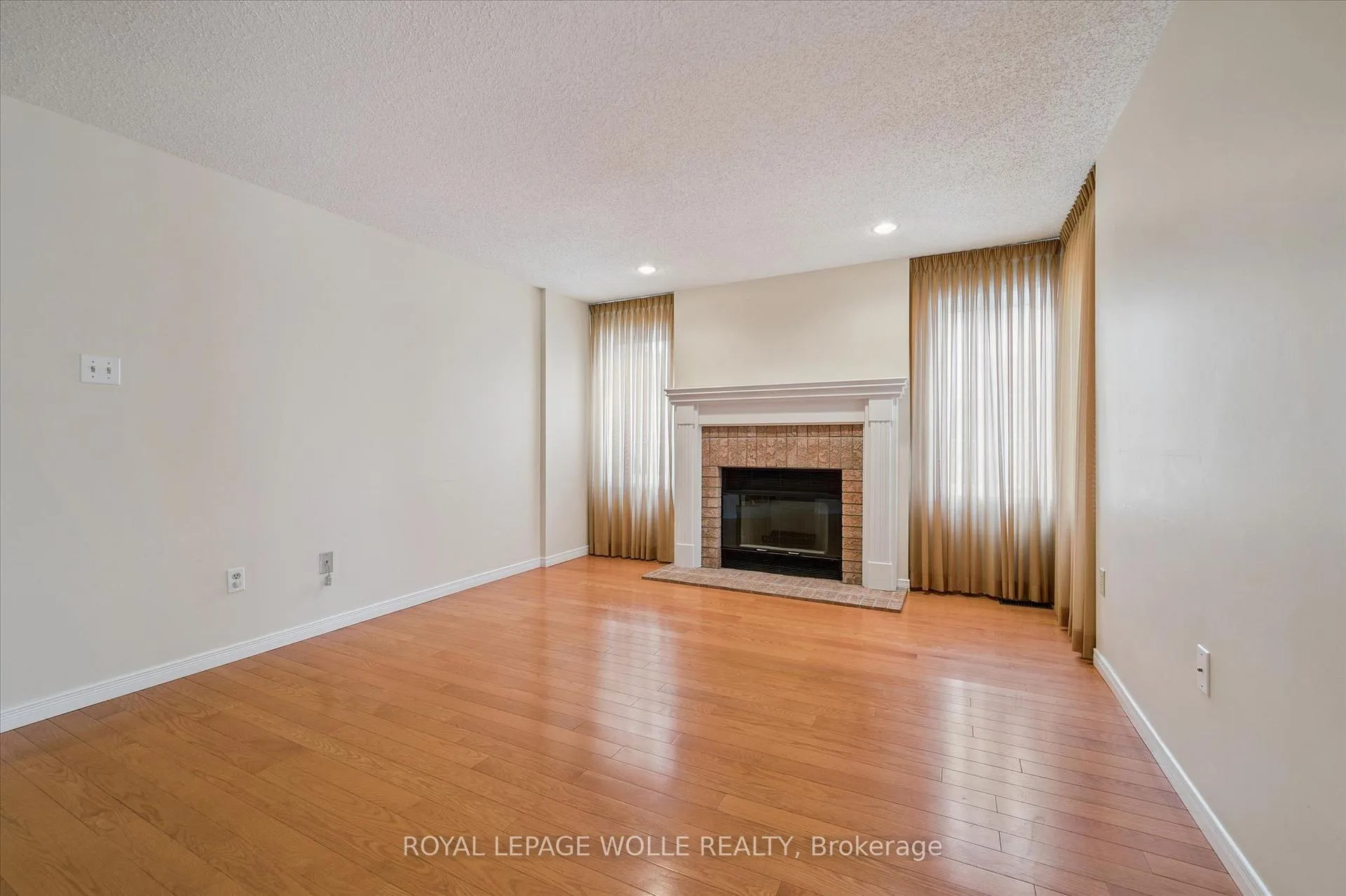 Photo 7 of Unit 1, 496 Beechwood Drive, Waterloo — HOMEH