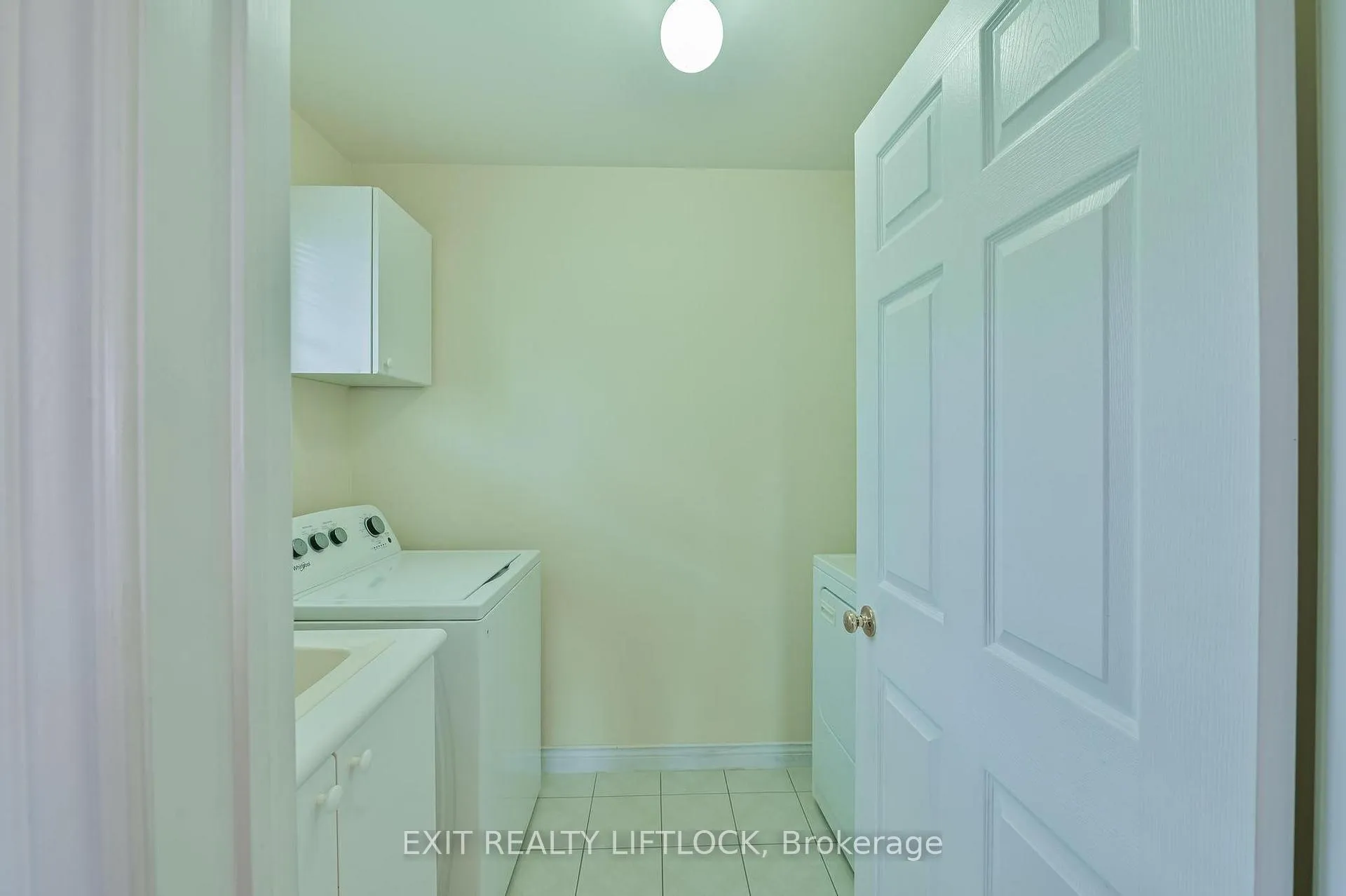 Photo 11 of 2498 Marsdale Drive, Peterborough, Ashburnham Ward 4 — HOMEH