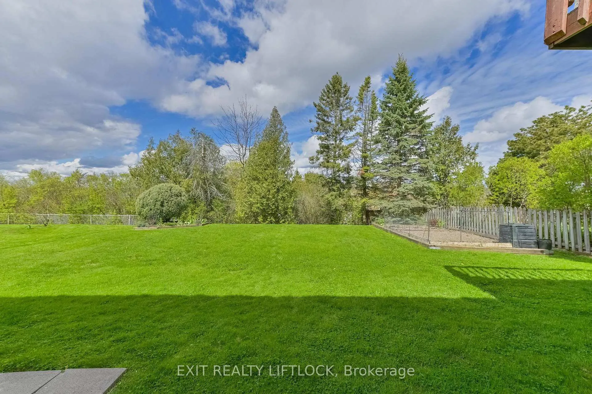 Photo 35 of 2498 Marsdale Drive, Peterborough, Ashburnham Ward 4 — HOMEH
