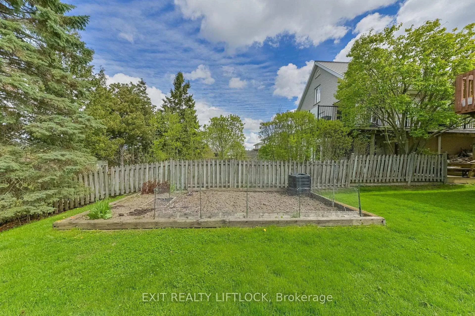 Photo 36 of 2498 Marsdale Drive, Peterborough, Ashburnham Ward 4 — HOMEH