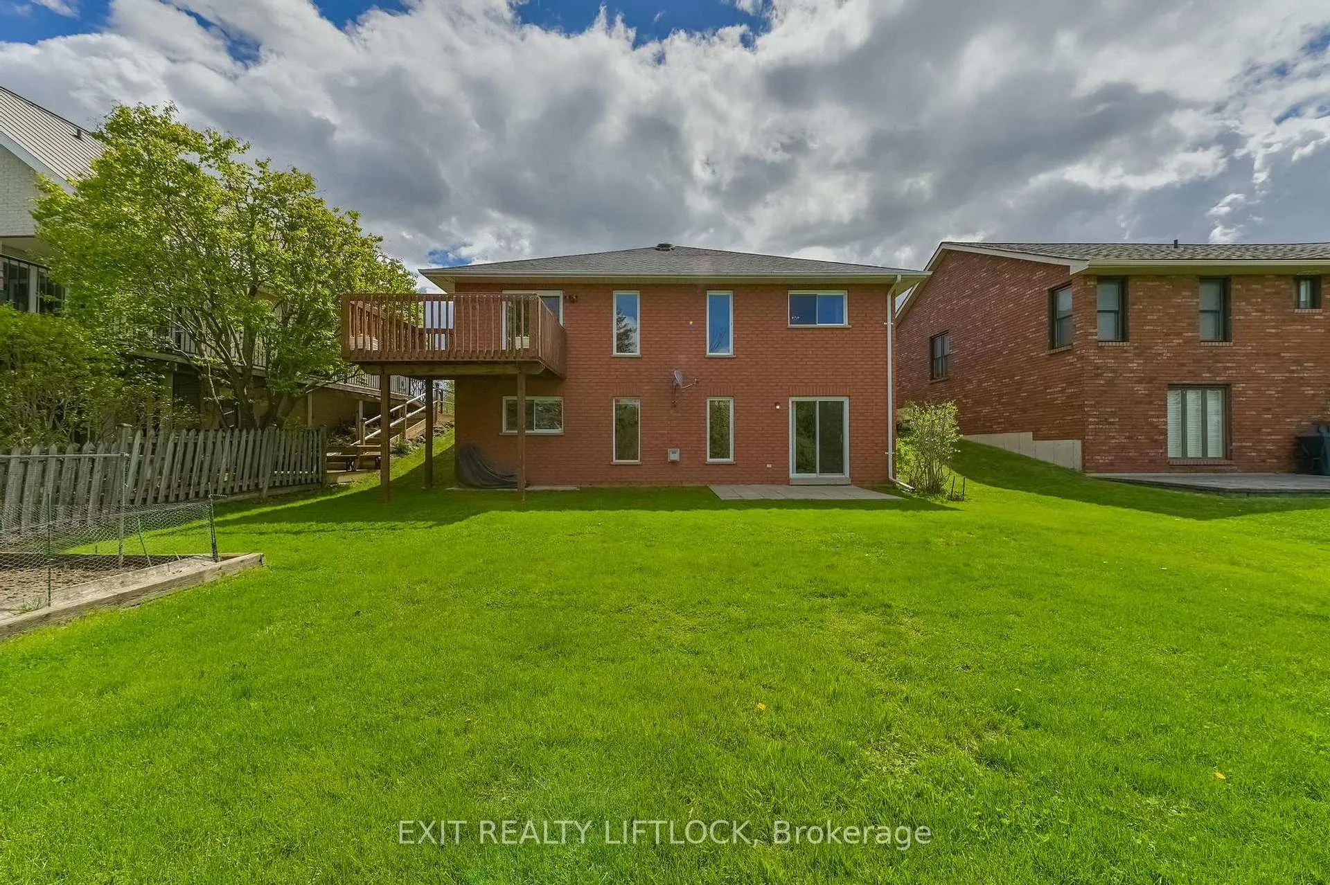 Photo 37 of 2498 Marsdale Drive, Peterborough, Ashburnham Ward 4 — HOMEH