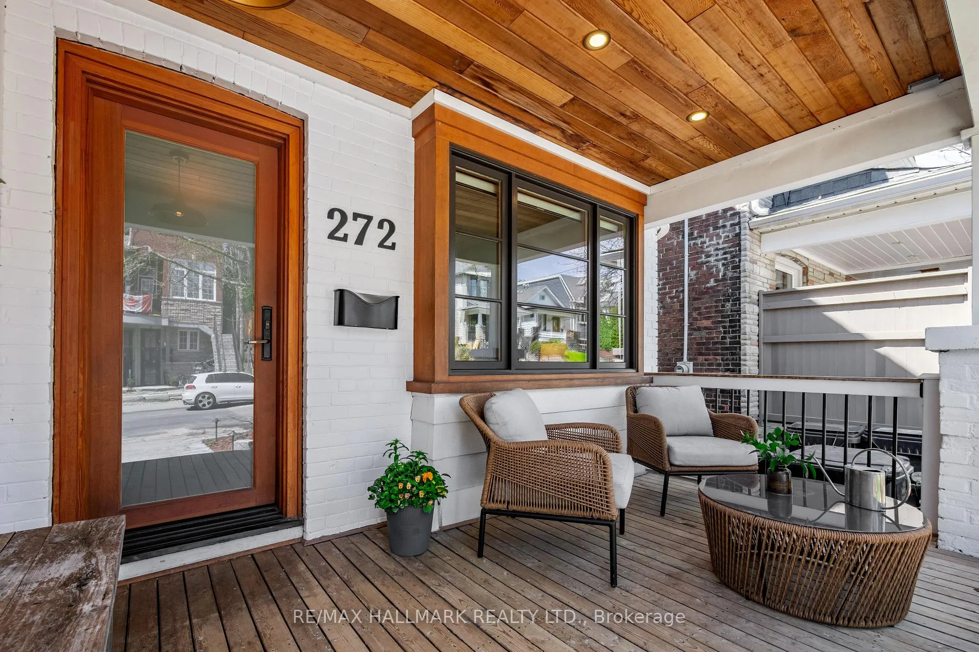 Photo 2 of 272 Kenilworth Avenue, Toronto, The Beaches — HOMEH