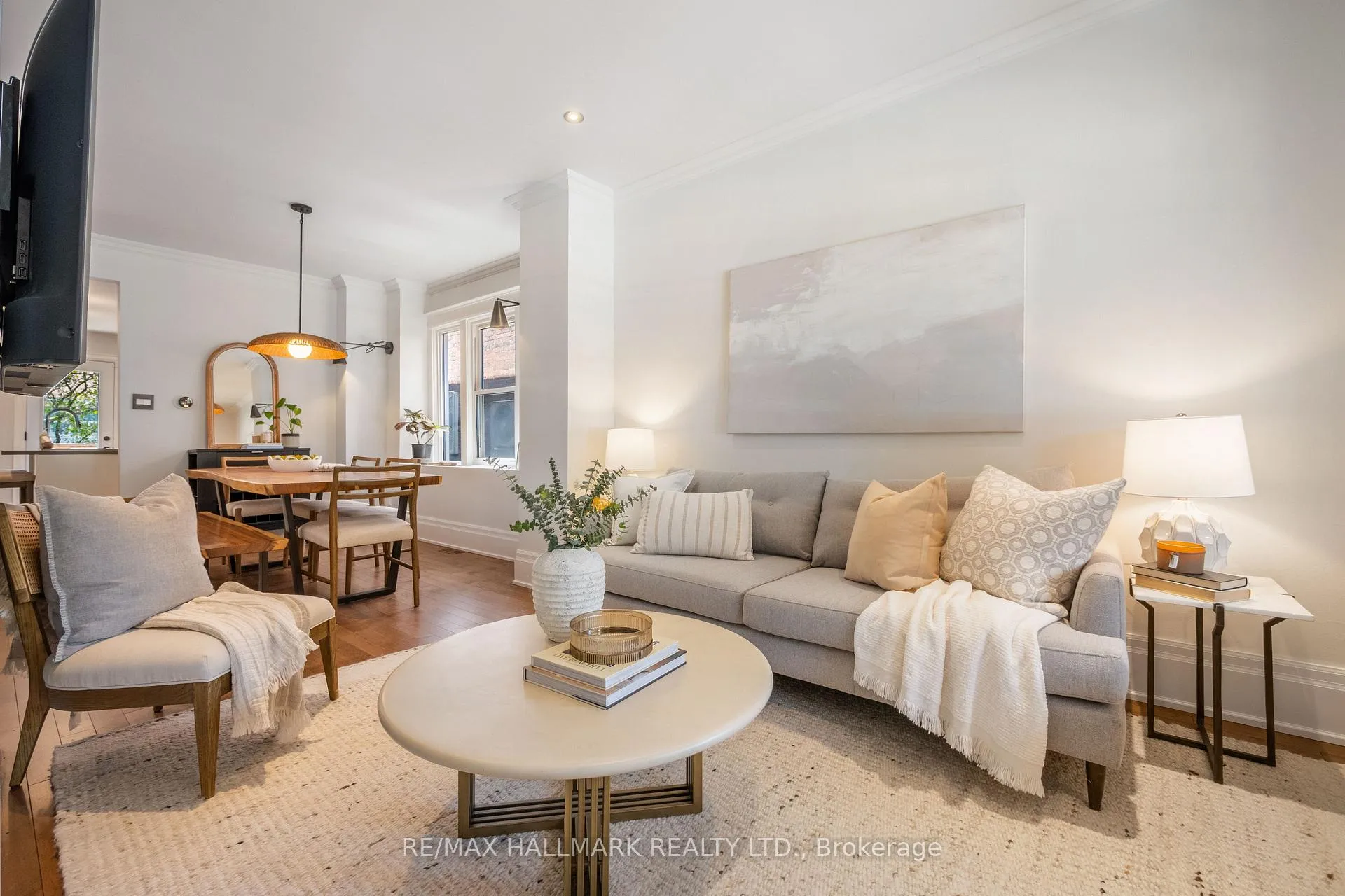 Photo 6 of 272 Kenilworth Avenue, Toronto, The Beaches — HOMEH