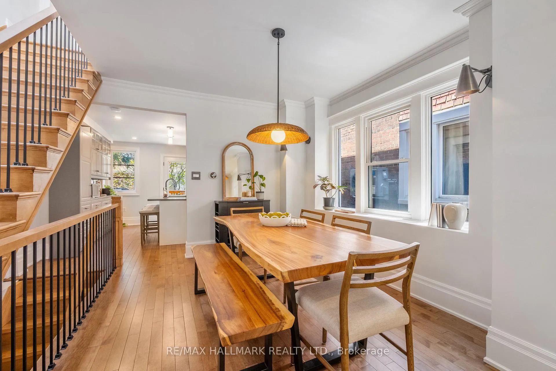 Photo 9 of 272 Kenilworth Avenue, Toronto, The Beaches — HOMEH
