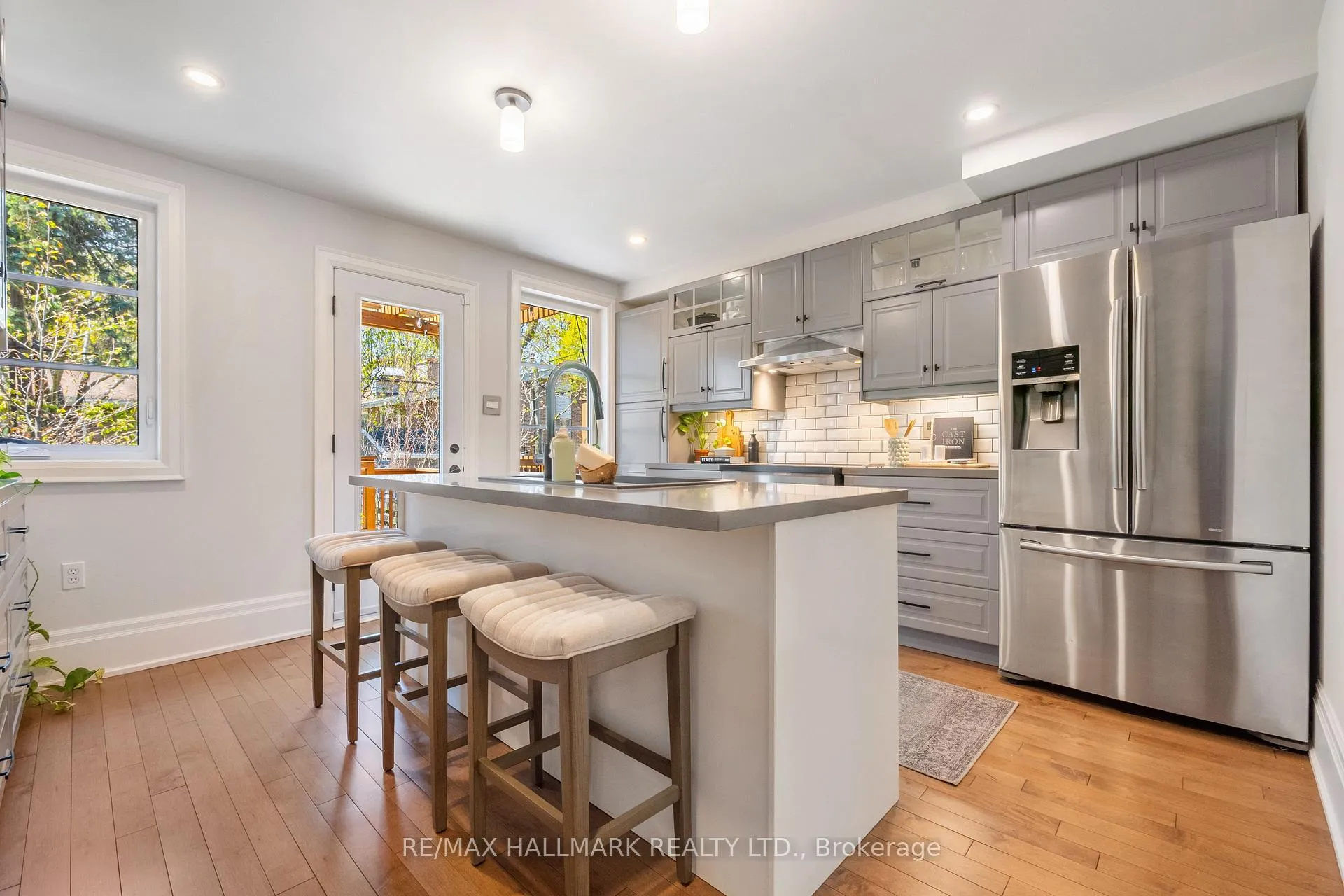 Photo 12 of 272 Kenilworth Avenue, Toronto, The Beaches — HOMEH