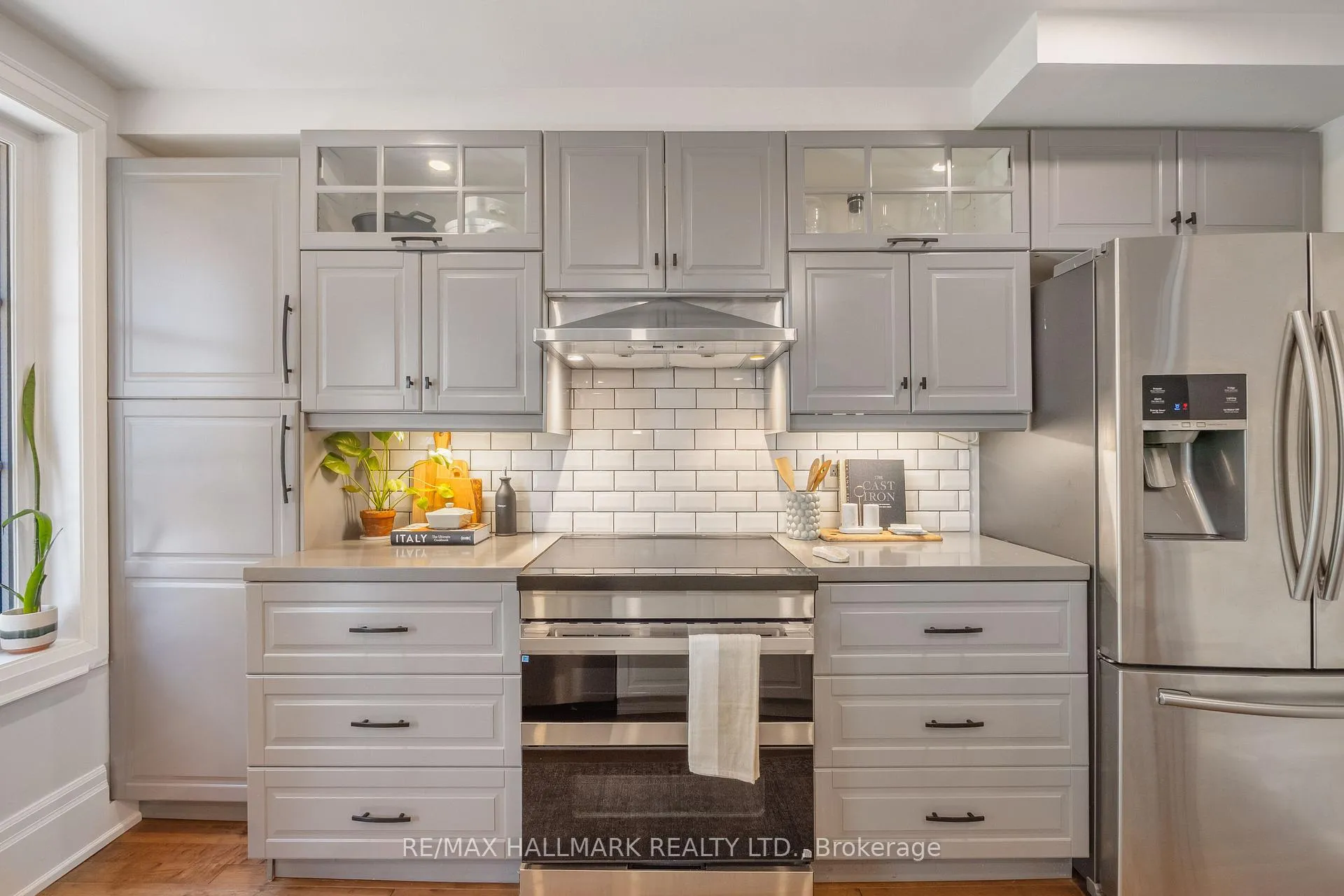 Photo 13 of 272 Kenilworth Avenue, Toronto, The Beaches — HOMEH