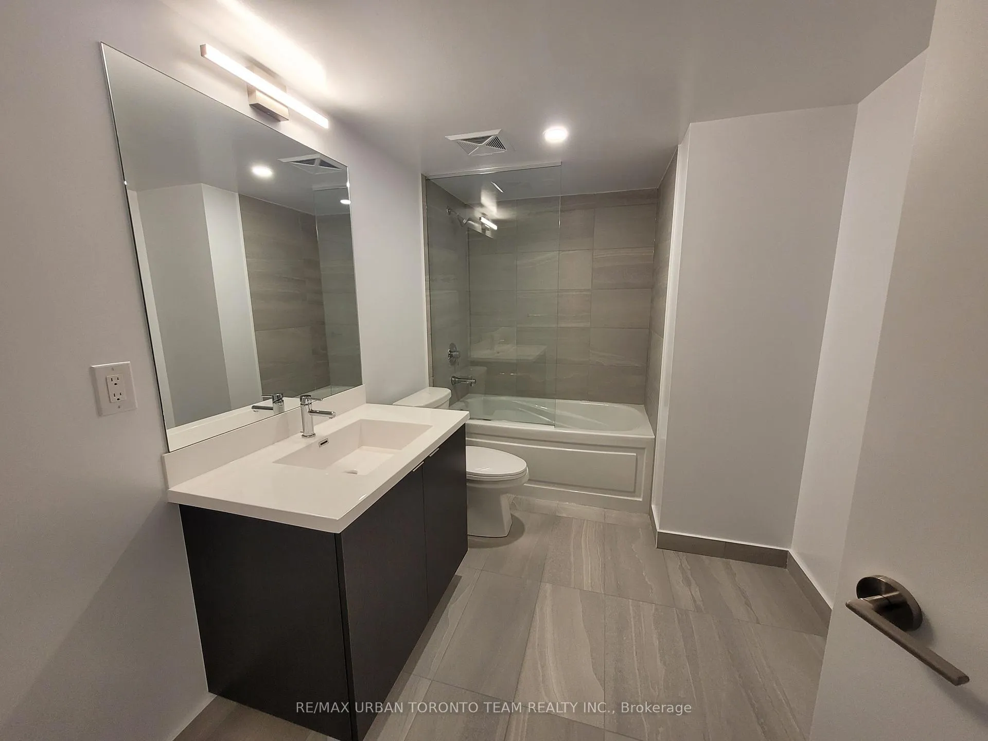 Photo 9 of Unit 1609, 219 Dundas Street E, Toronto, Church-Yonge Corridor — HOMEH