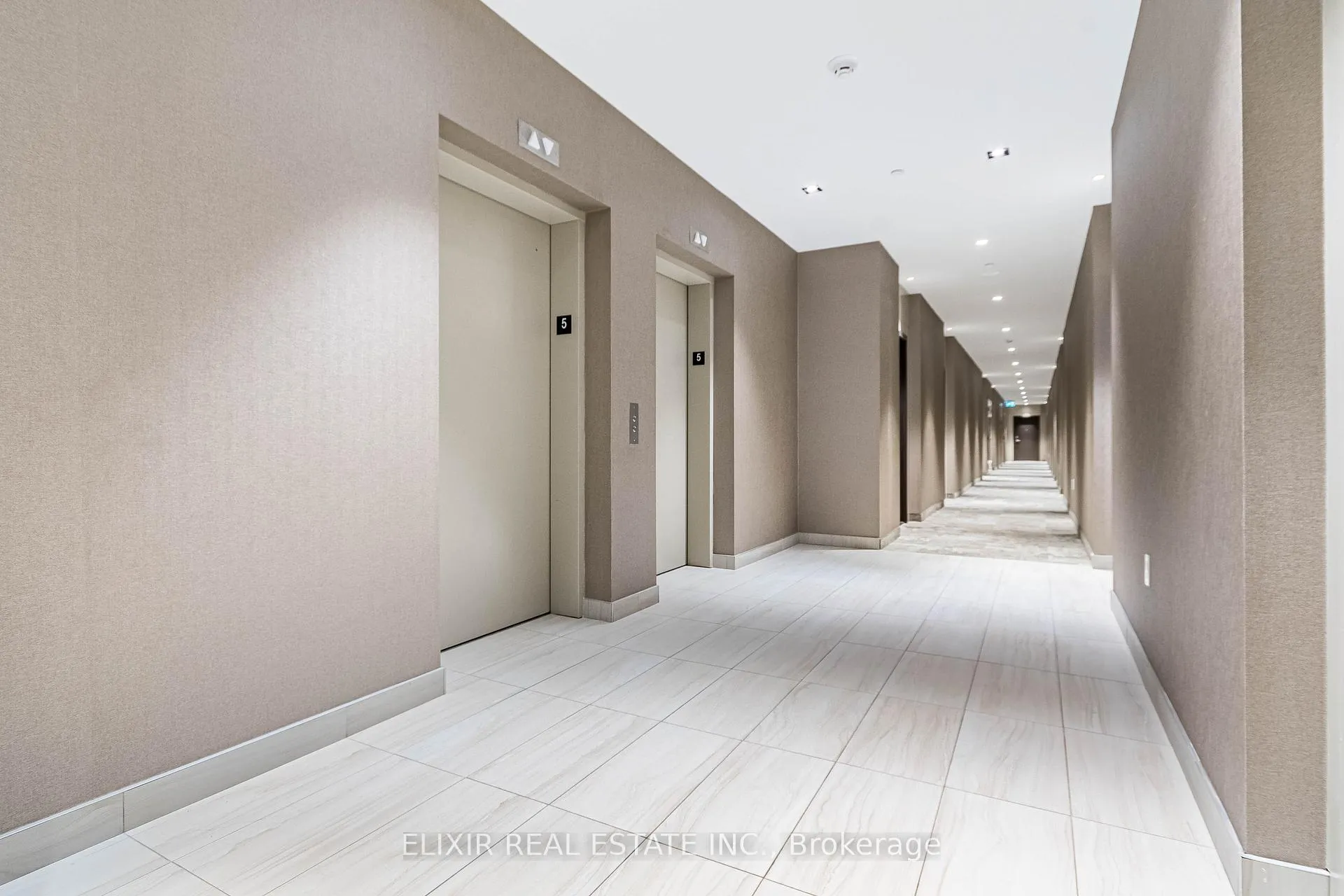 Photo 3 of Unit 522, 60 Honeycrisp Crescent, Vaughan, Vaughan Corporate Centre — HOMEH