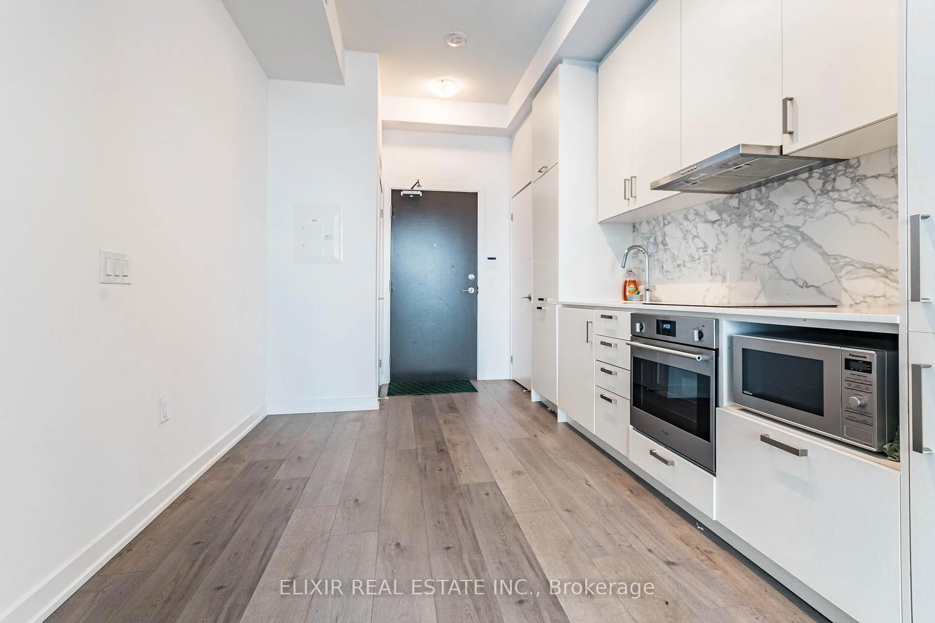 Photo 4 of Unit 522, 60 Honeycrisp Crescent, Vaughan, Vaughan Corporate Centre — HOMEH