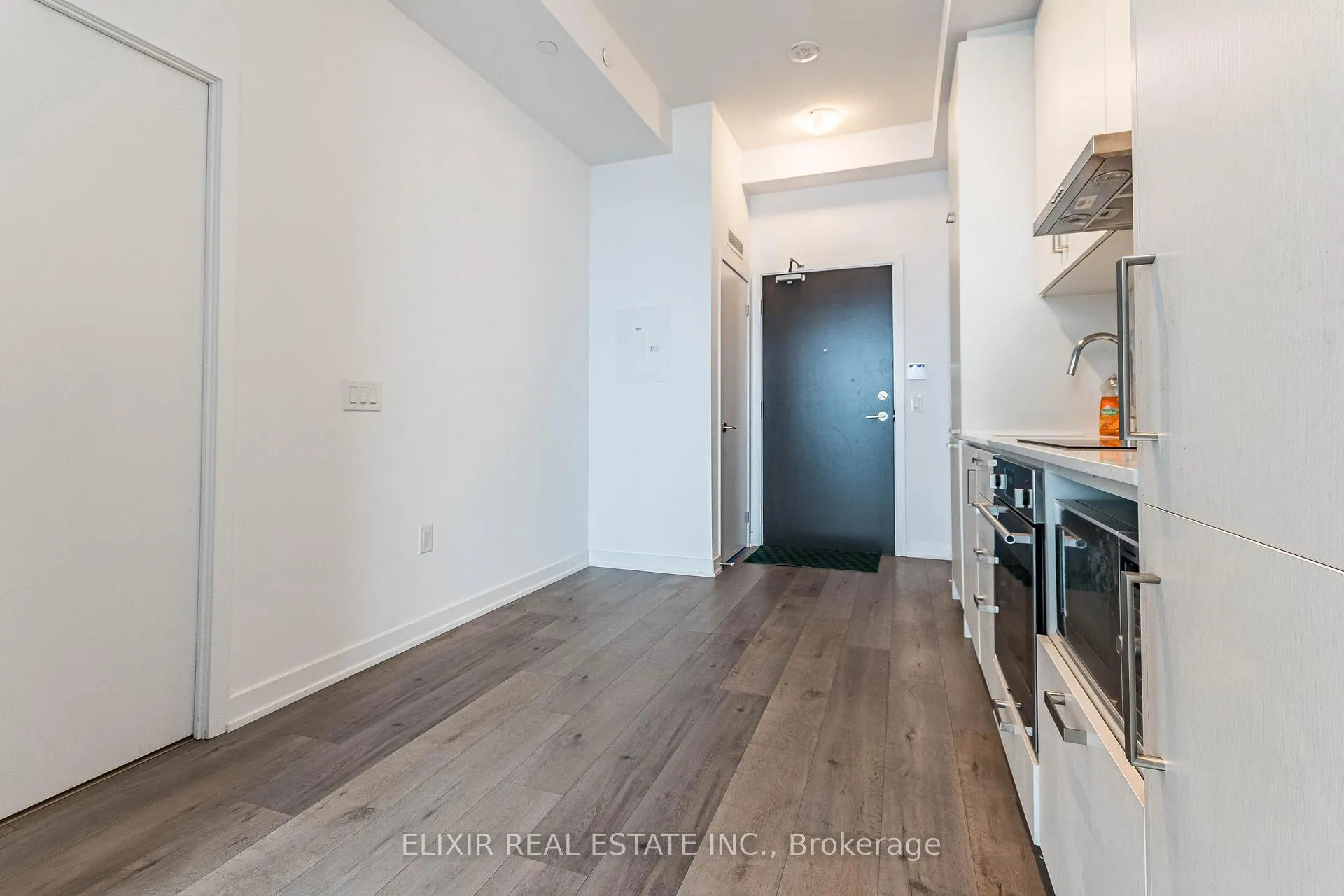 Photo 6 of Unit 522, 60 Honeycrisp Crescent, Vaughan, Vaughan Corporate Centre — HOMEH