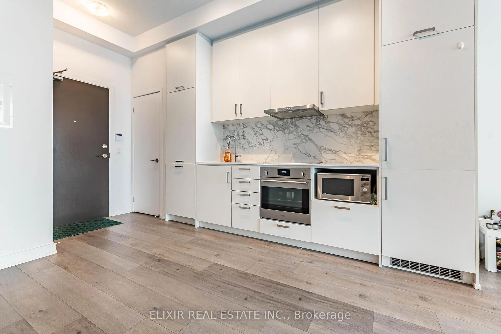 Photo 7 of Unit 522, 60 Honeycrisp Crescent, Vaughan, Vaughan Corporate Centre — HOMEH