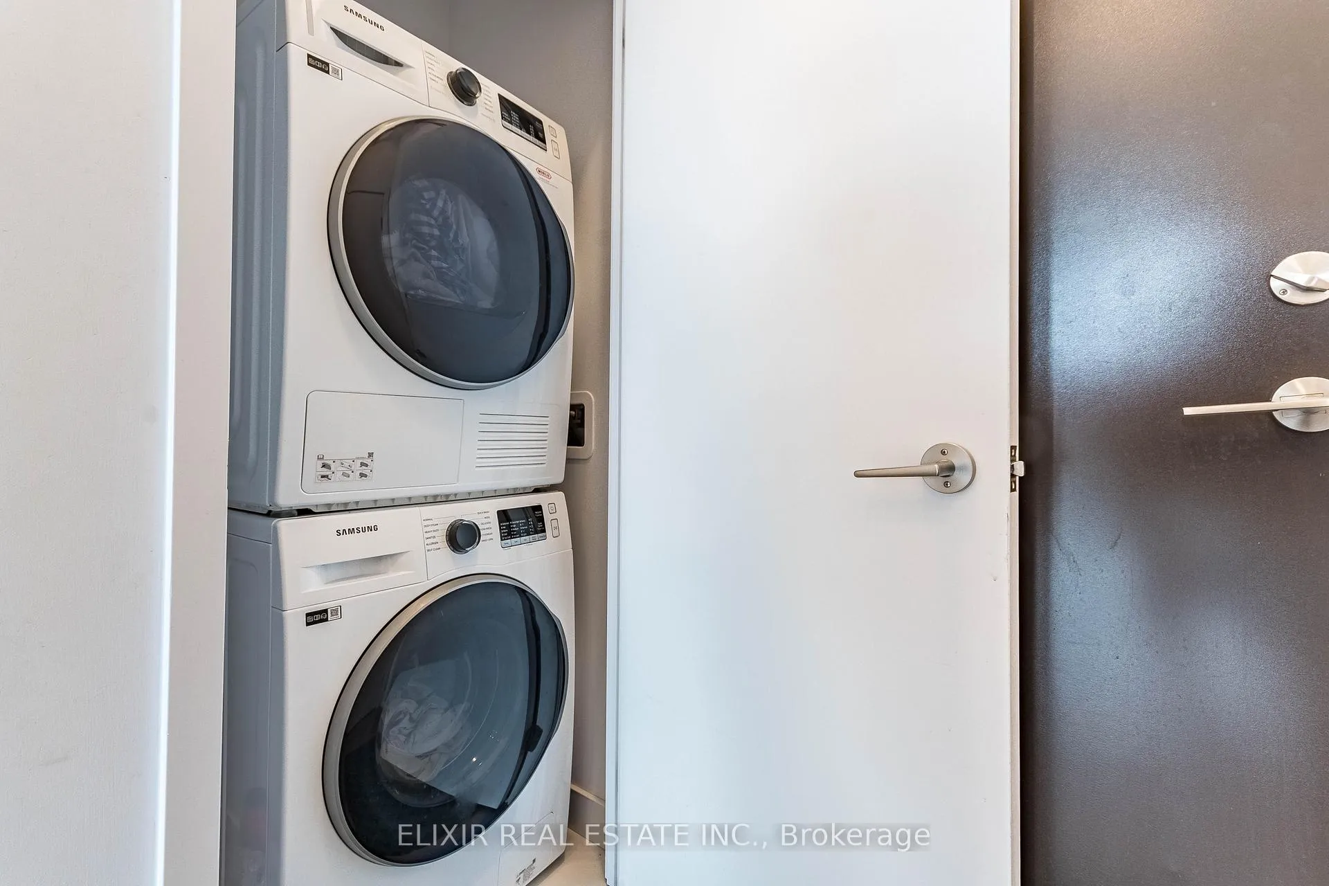 Photo 12 of Unit 522, 60 Honeycrisp Crescent, Vaughan, Vaughan Corporate Centre — HOMEH