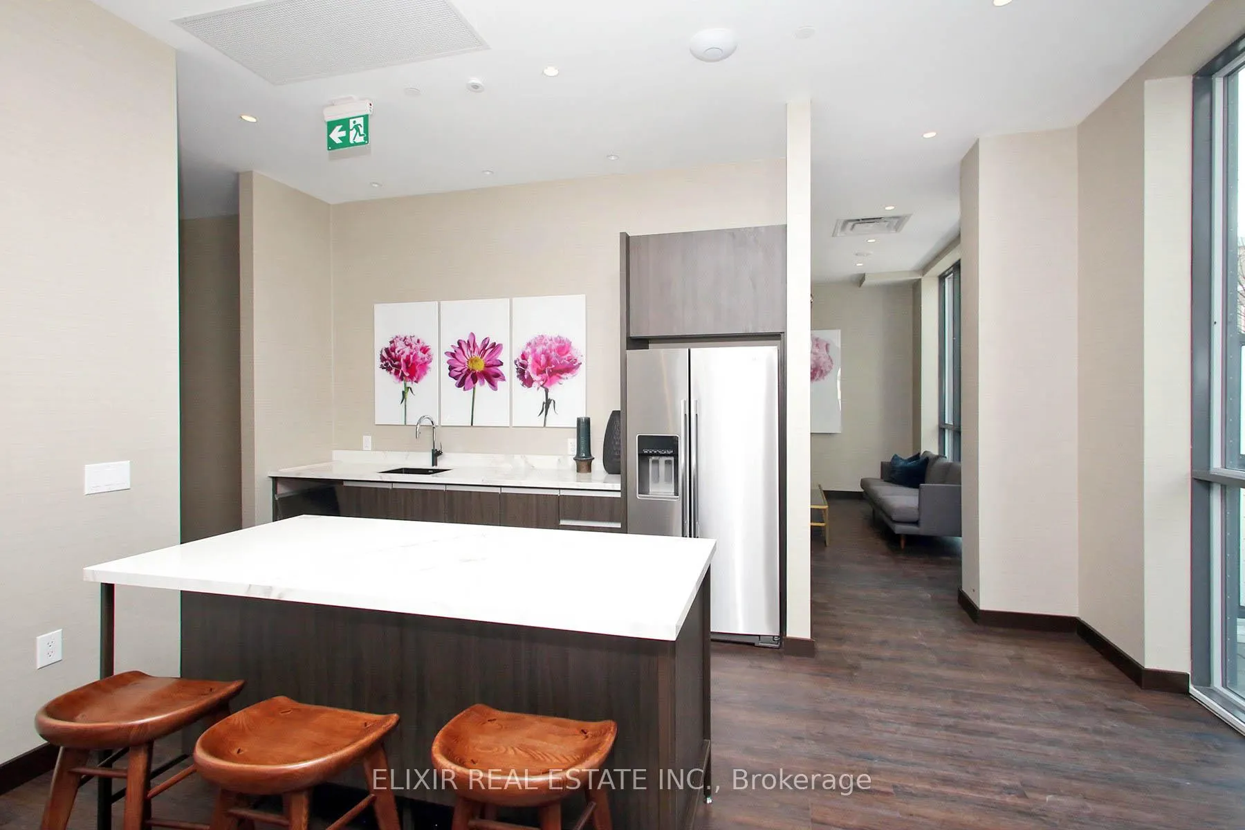 Photo 19 of Unit 522, 60 Honeycrisp Crescent, Vaughan, Vaughan Corporate Centre — HOMEH