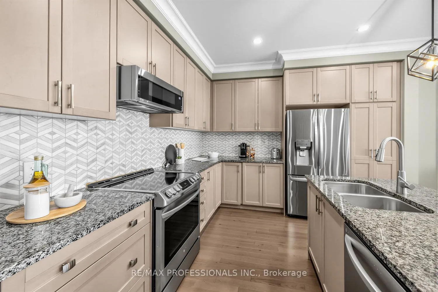 Photo 16 of 44 Oakmore Lane, Brampton, Bram West — HOMEH