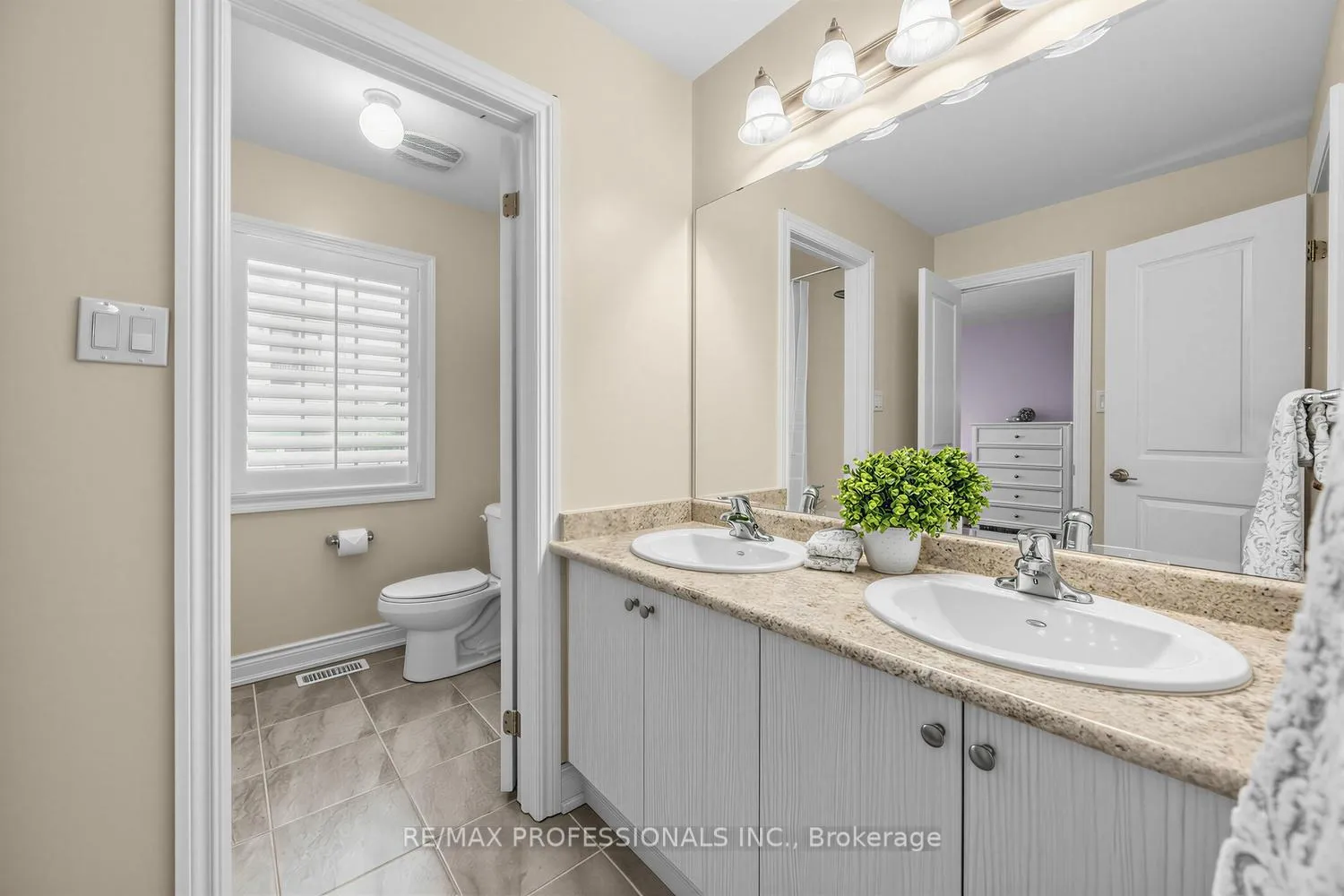 Photo 26 of 44 Oakmore Lane, Brampton, Bram West — HOMEH