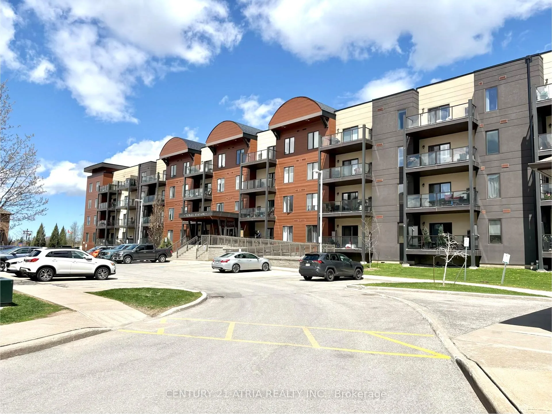 Photo 2 of Unit 109, 720 Yonge Street, Barrie, Painswick South — HOMEH