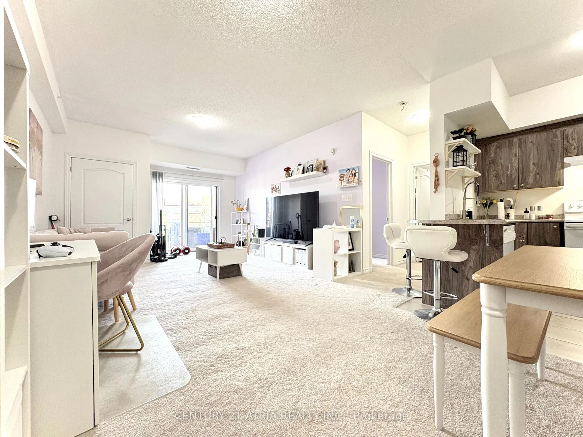Photo 5 of Unit 109, 720 Yonge Street, Barrie, Painswick South — HOMEH