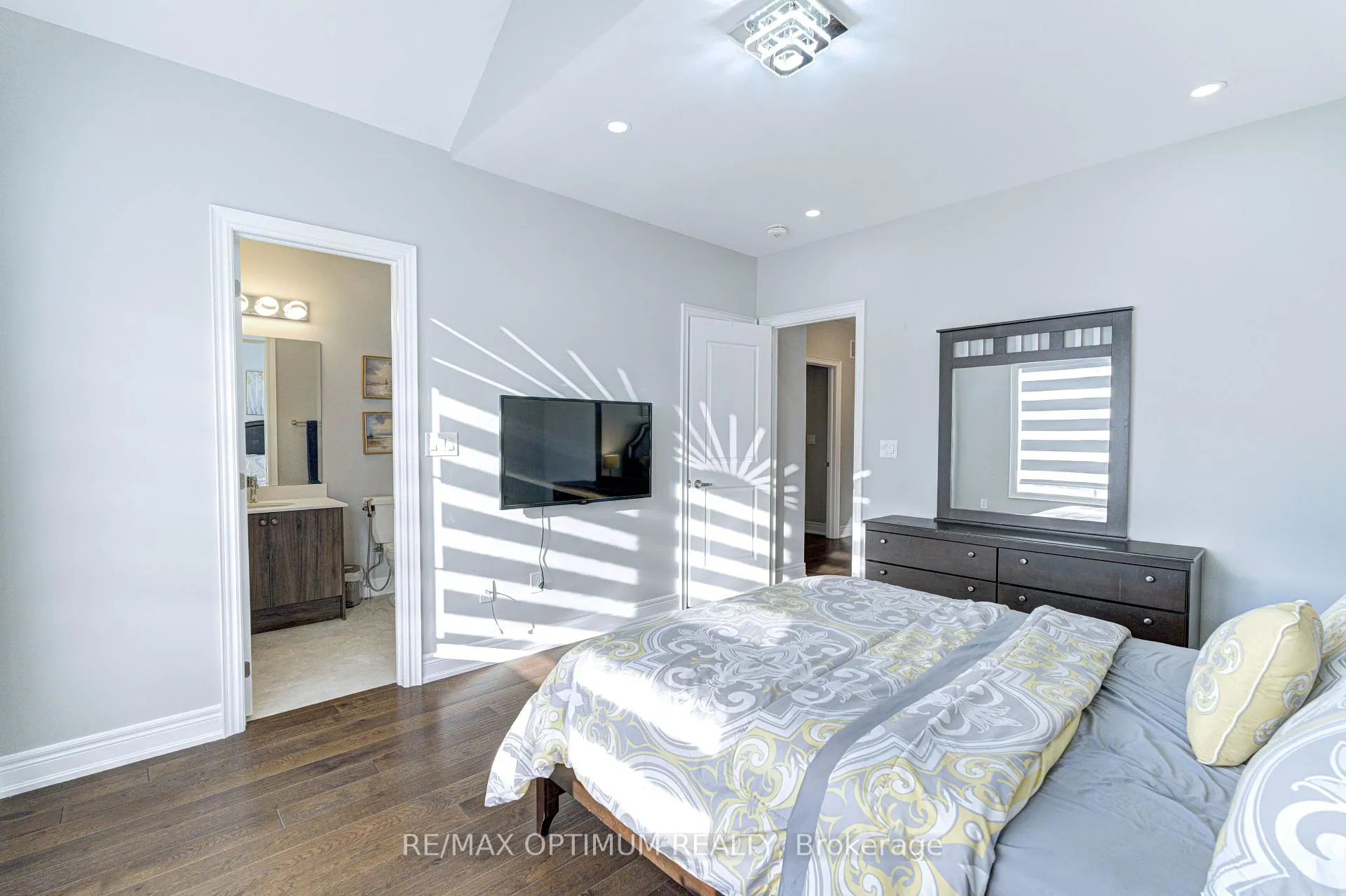 Photo 32 of 51 Dairymaid Road, Brampton, Credit Valley — HOMEH