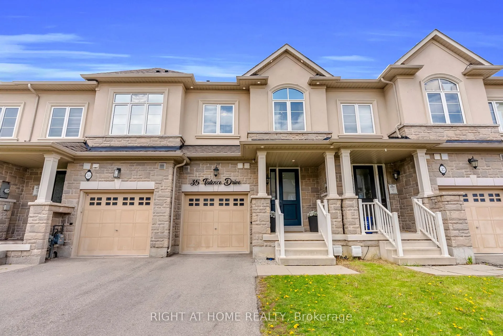 Photo 2 of 35 Talence Drive, Hamilton, Stoney Creek Mountain — HOMEH