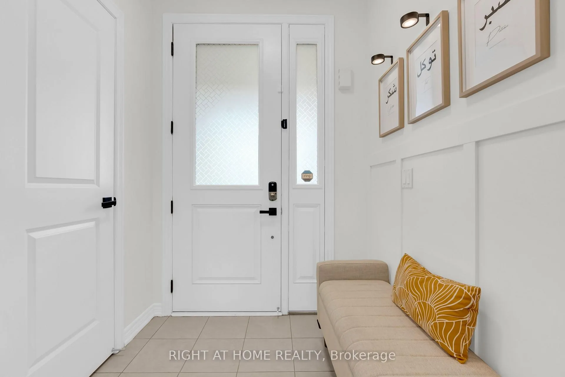 Photo 5 of 35 Talence Drive, Hamilton, Stoney Creek Mountain — HOMEH