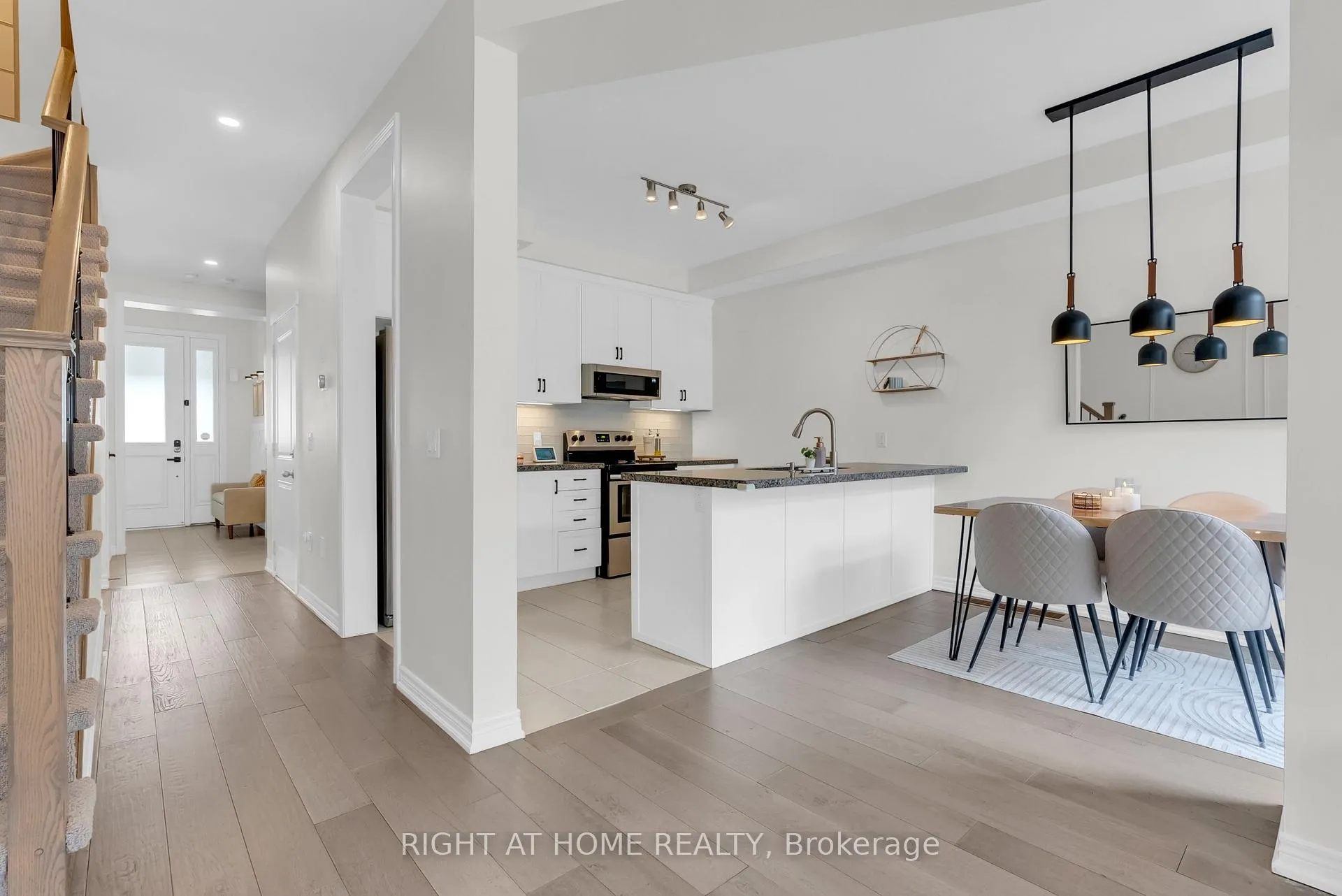 Photo 12 of 35 Talence Drive, Hamilton, Stoney Creek Mountain — HOMEH