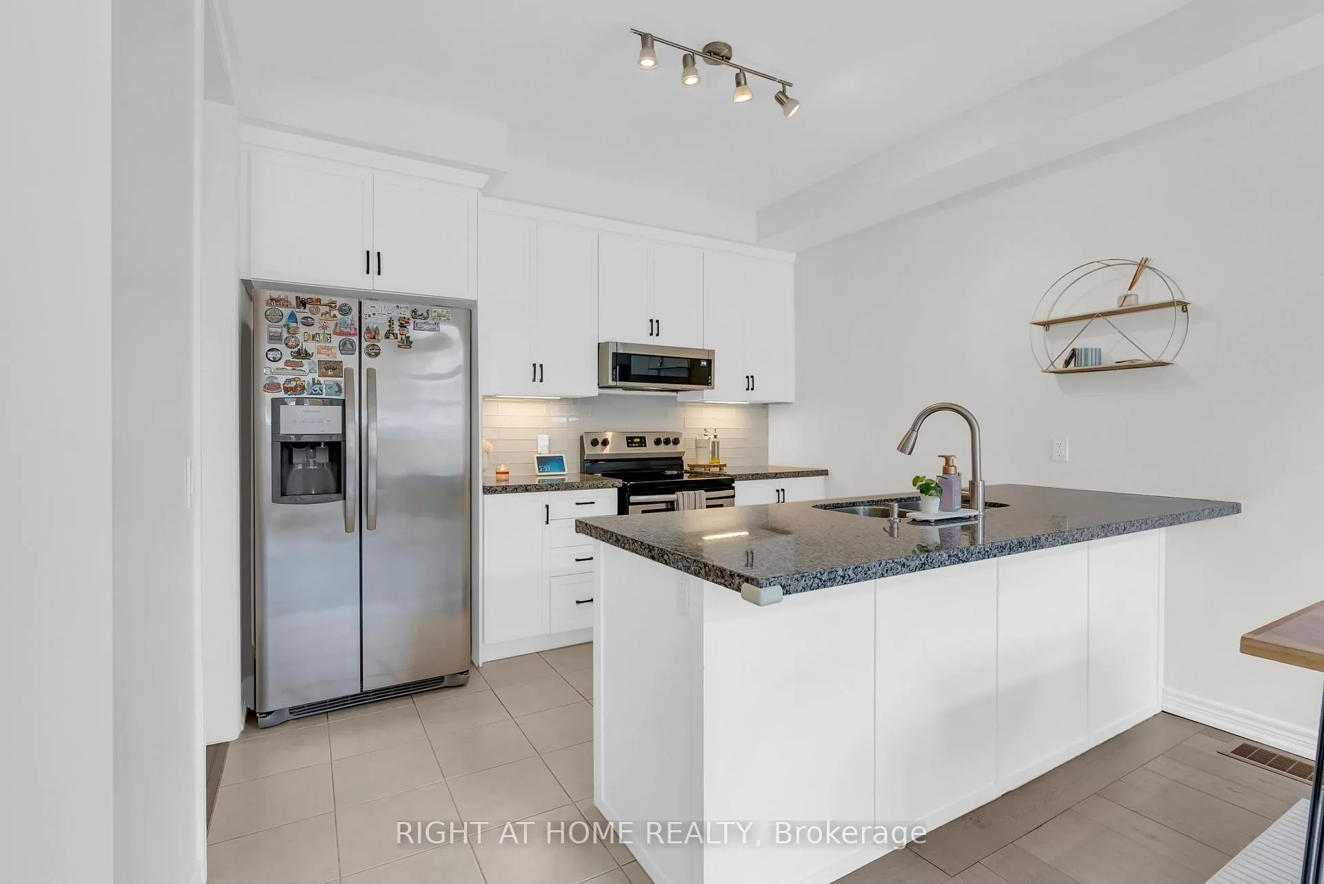 Photo 13 of 35 Talence Drive, Hamilton, Stoney Creek Mountain — HOMEH