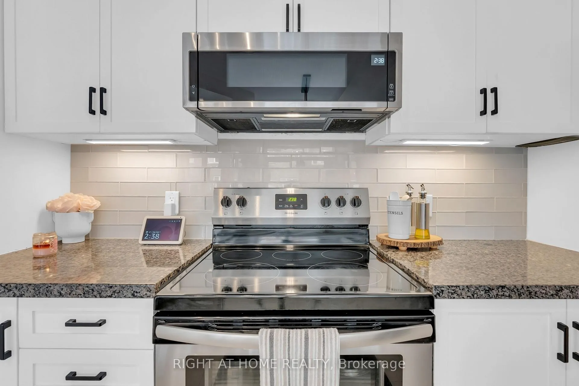 Photo 14 of 35 Talence Drive, Hamilton, Stoney Creek Mountain — HOMEH