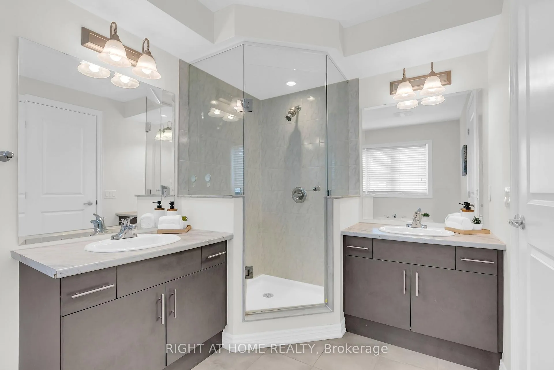 Photo 24 of 35 Talence Drive, Hamilton, Stoney Creek Mountain — HOMEH