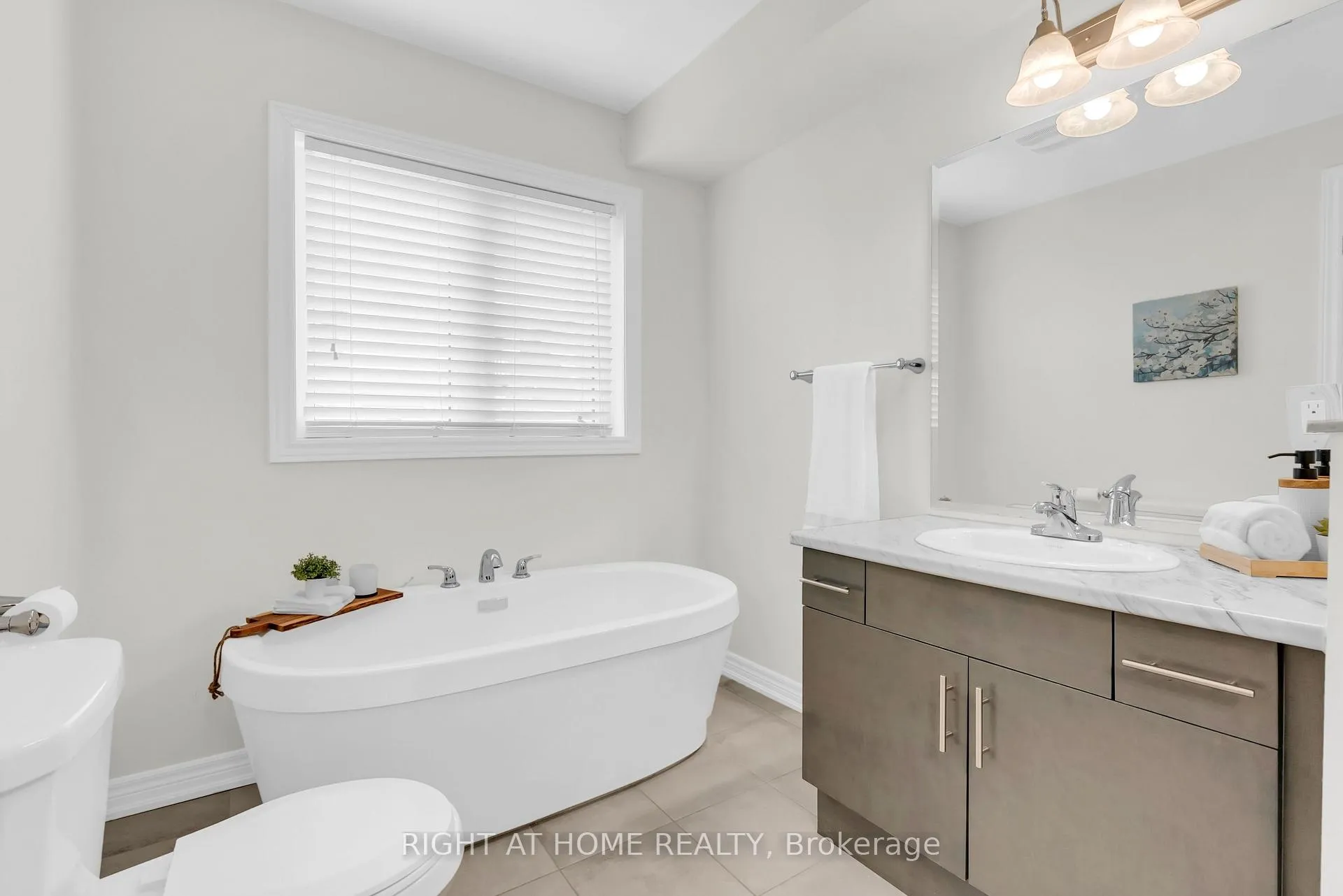 Photo 25 of 35 Talence Drive, Hamilton, Stoney Creek Mountain — HOMEH